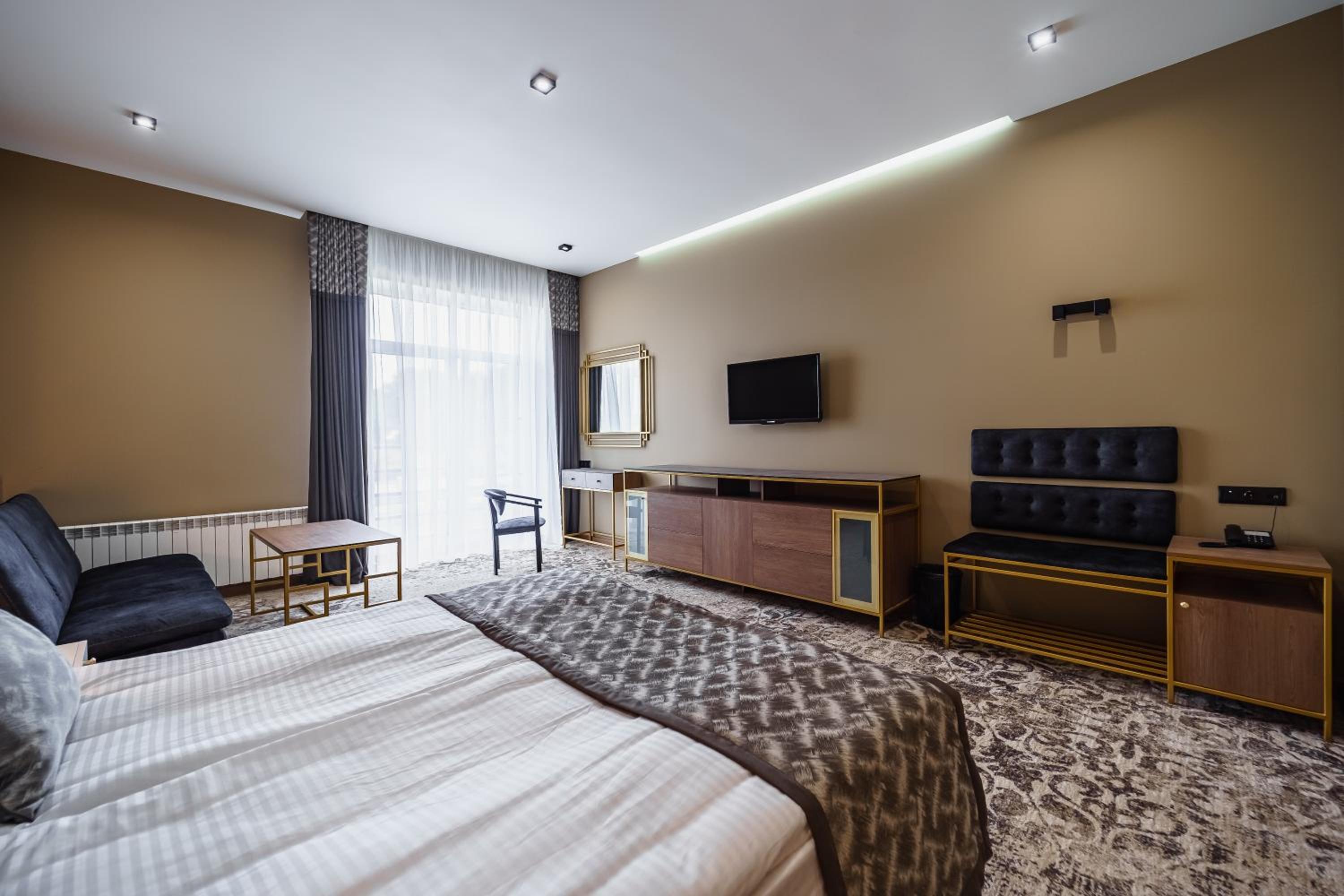 Deluxe Double Room with Shower