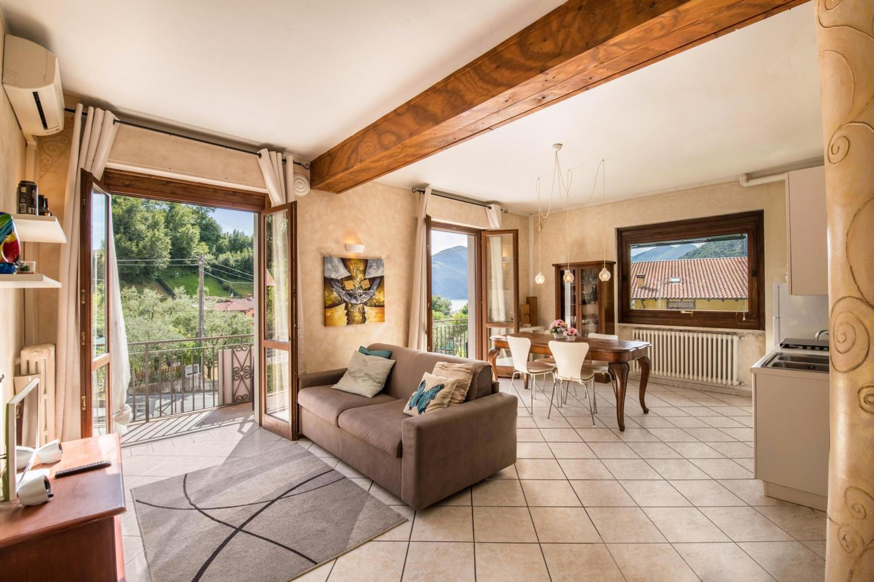 Superior One-Bedroom Apartment with Balcony