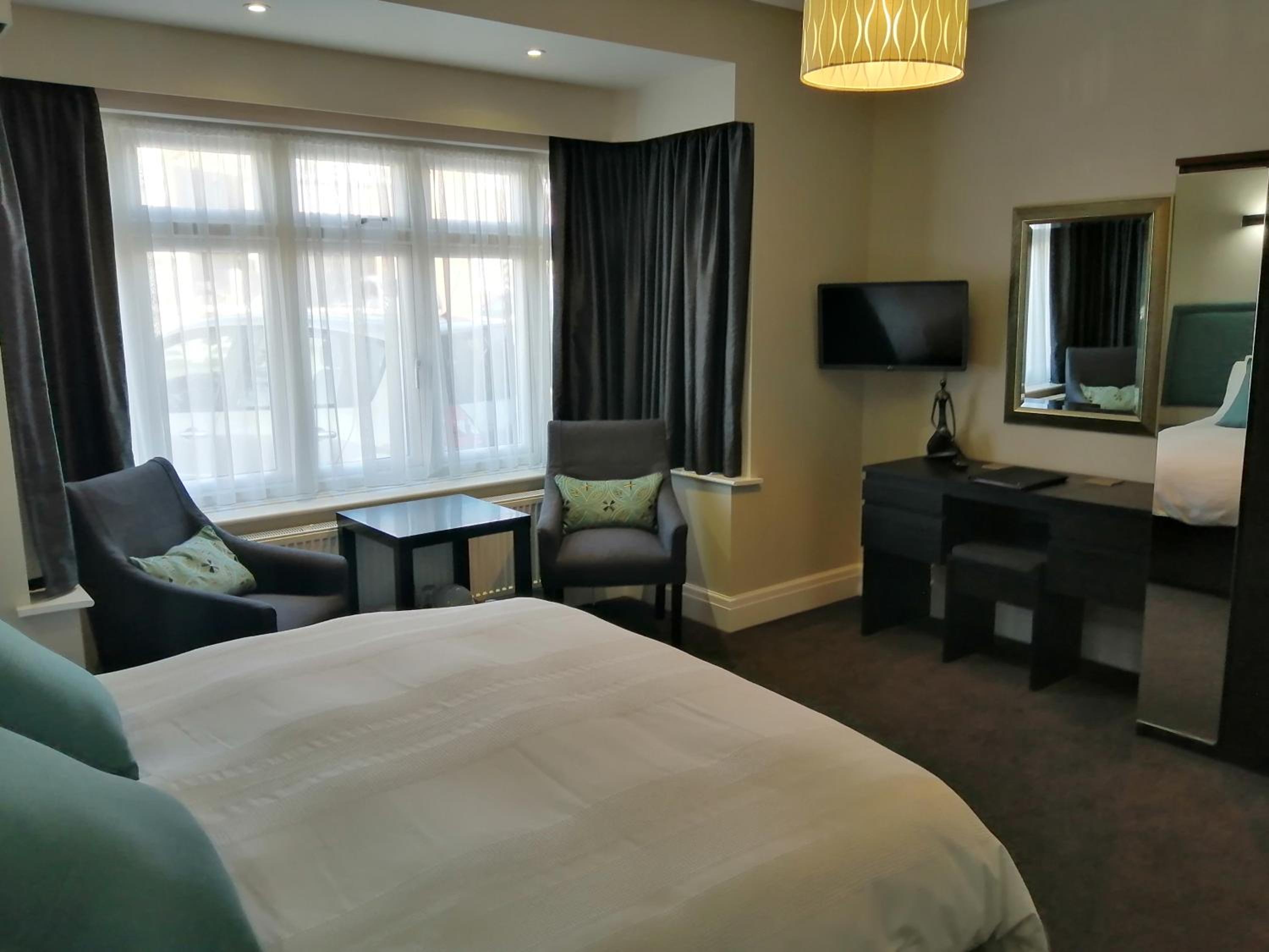 Double or Twin Room photo 3