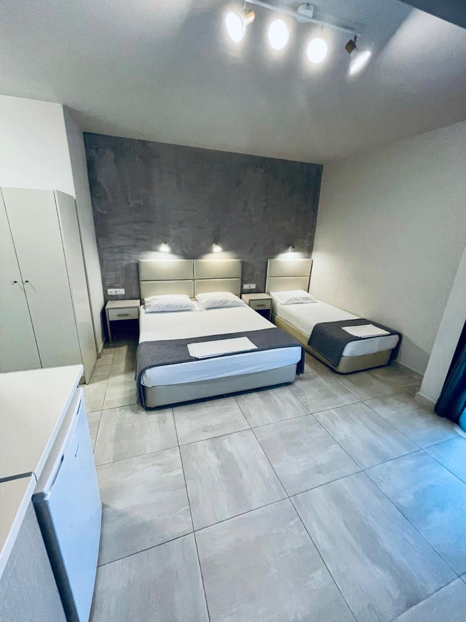 Superior Triple Room photo 2