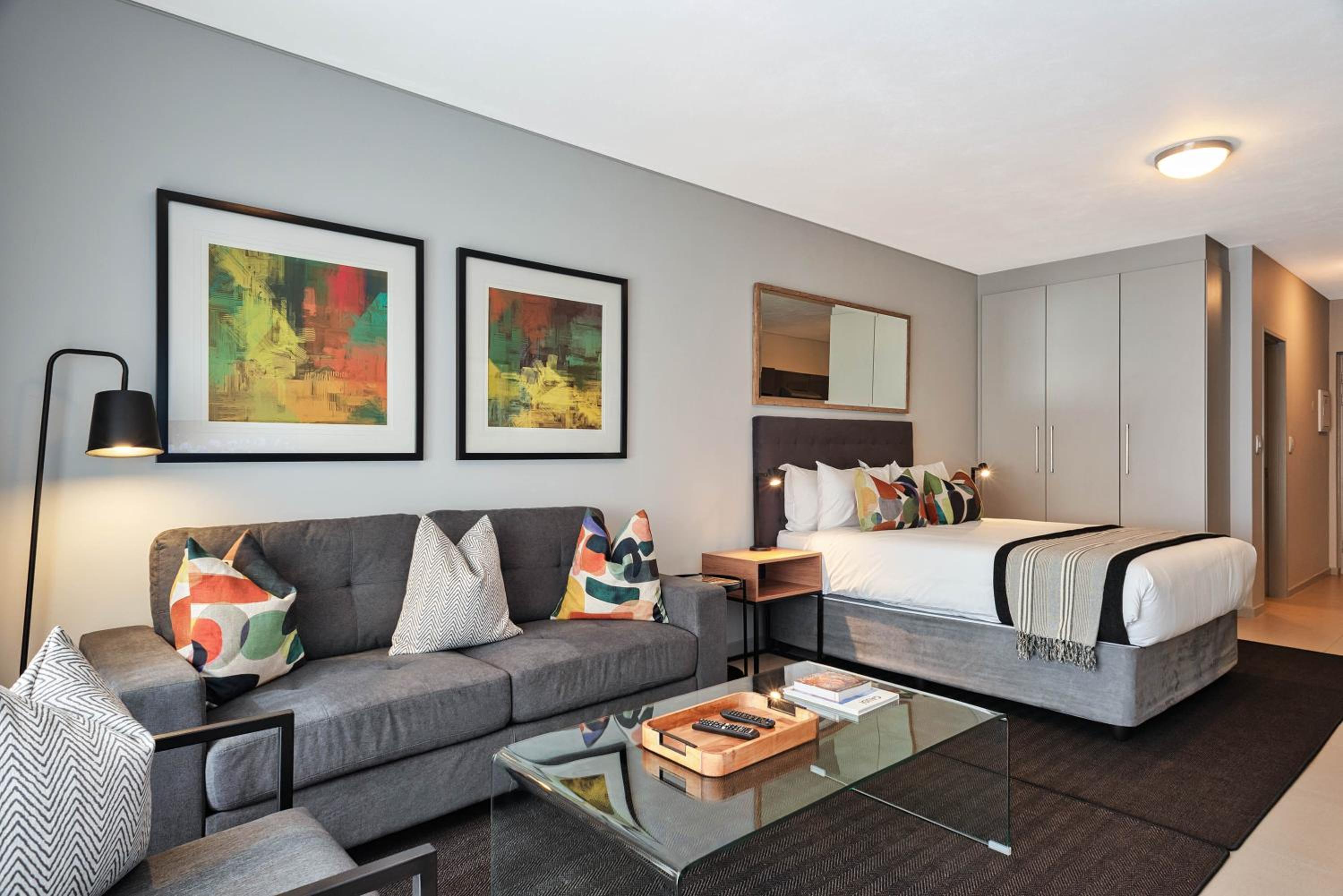 Studio Apartment photo 3