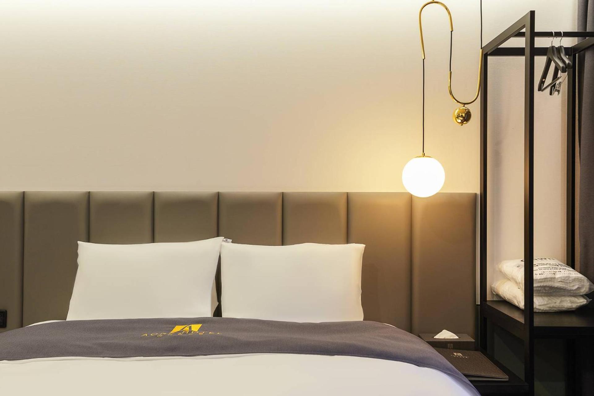 Standard Double Room - Photo 9