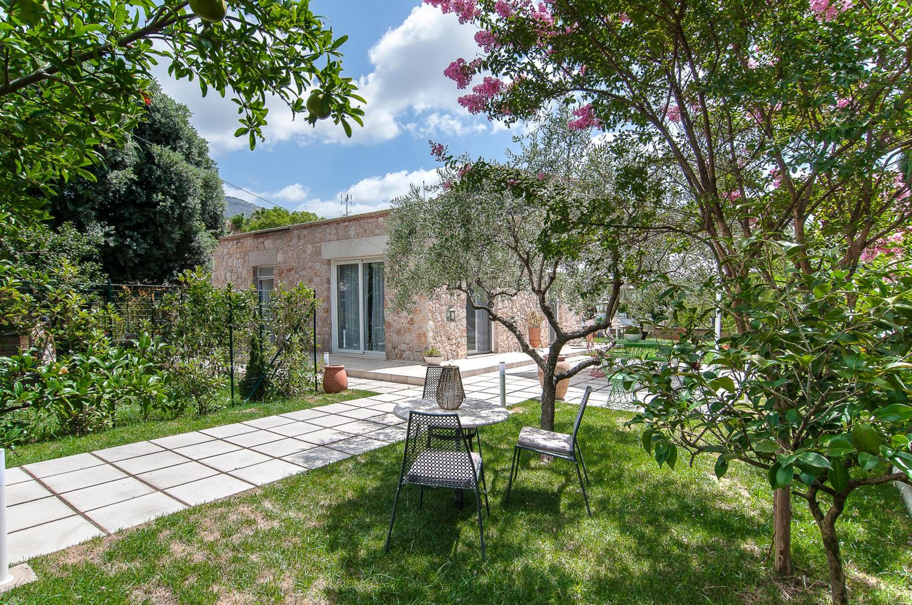 Three-Bedroom Vacation Home photo 3
