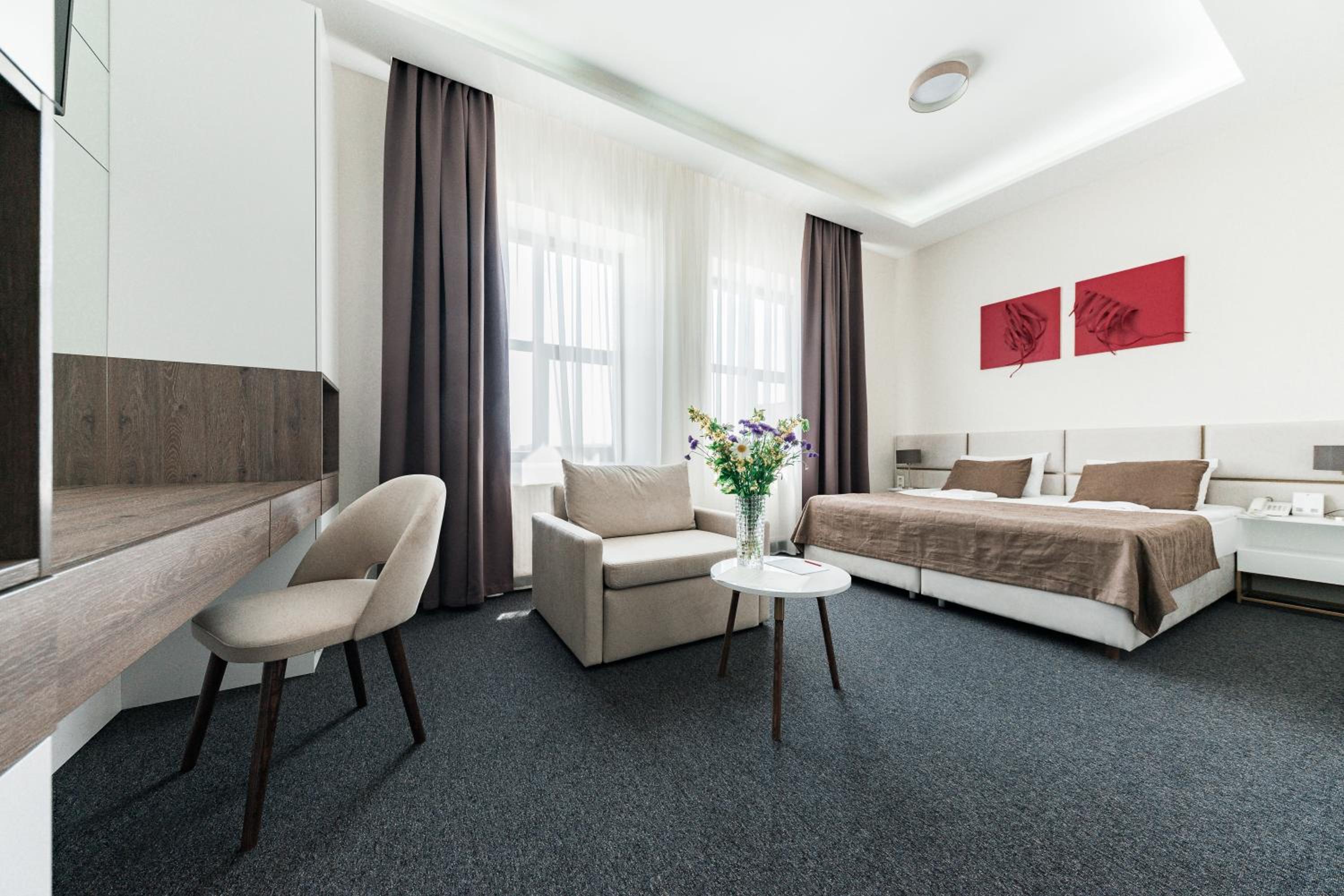 Deluxe Room & Access to the Spa