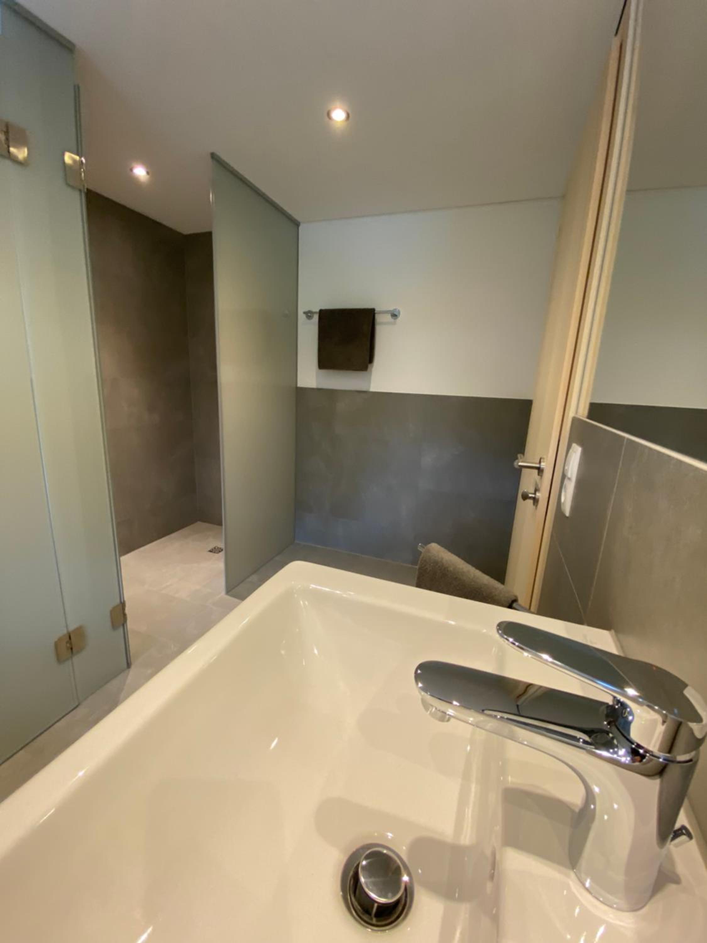 Family Room with Private Bathroom photo 2