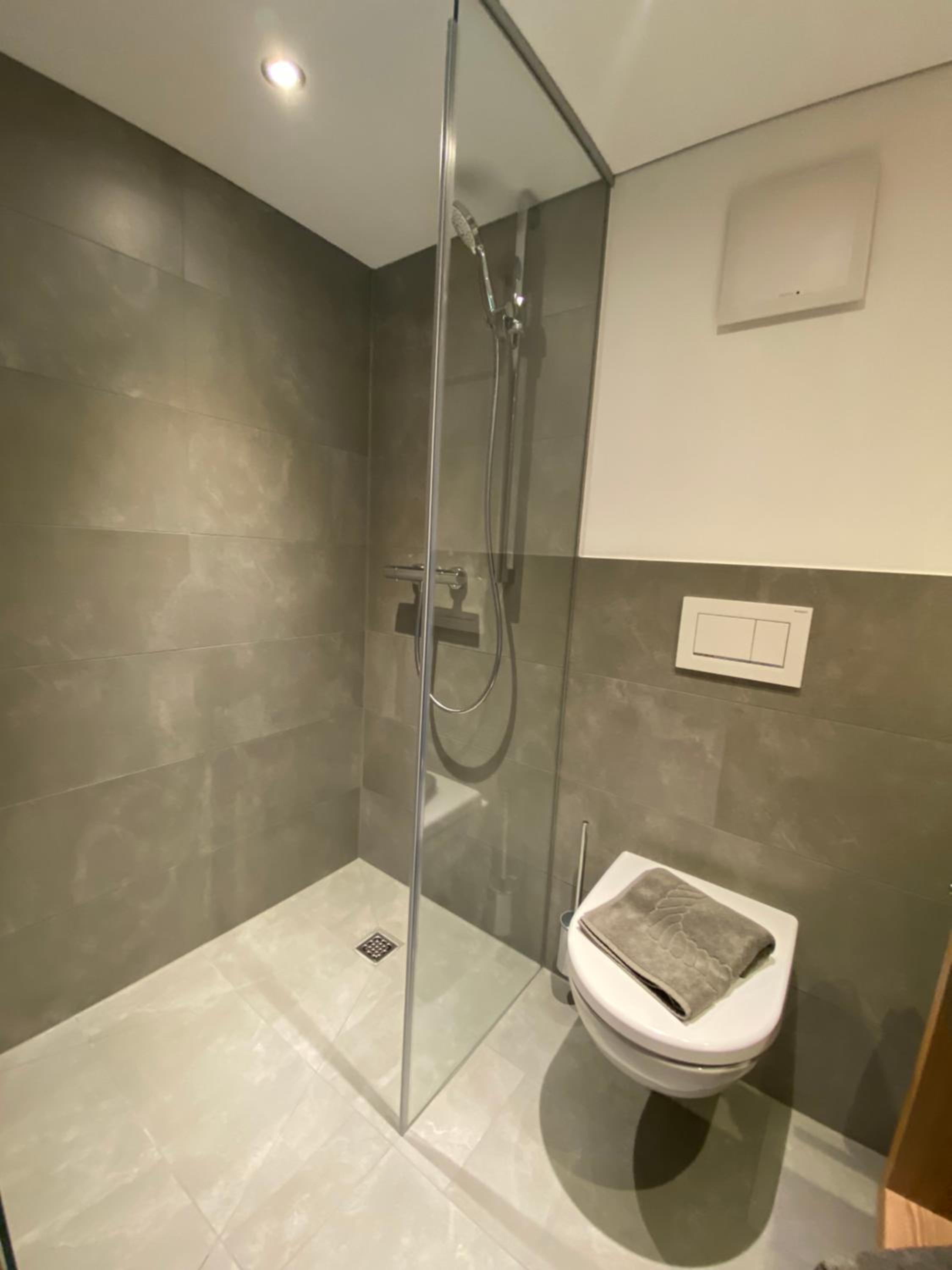 Double Room with Private Bathroom - Photo 8