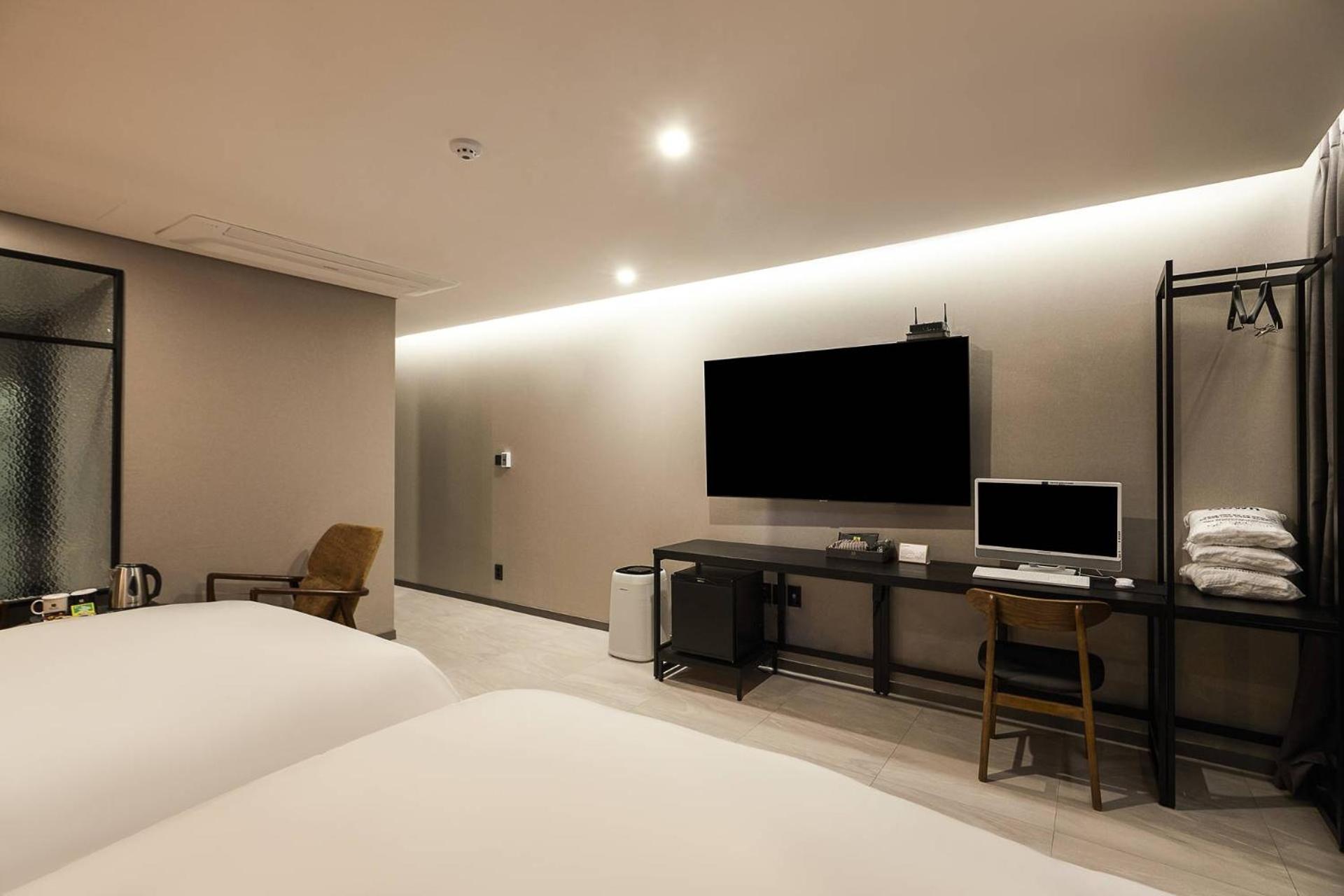 Deluxe Twin Room - Photo 6