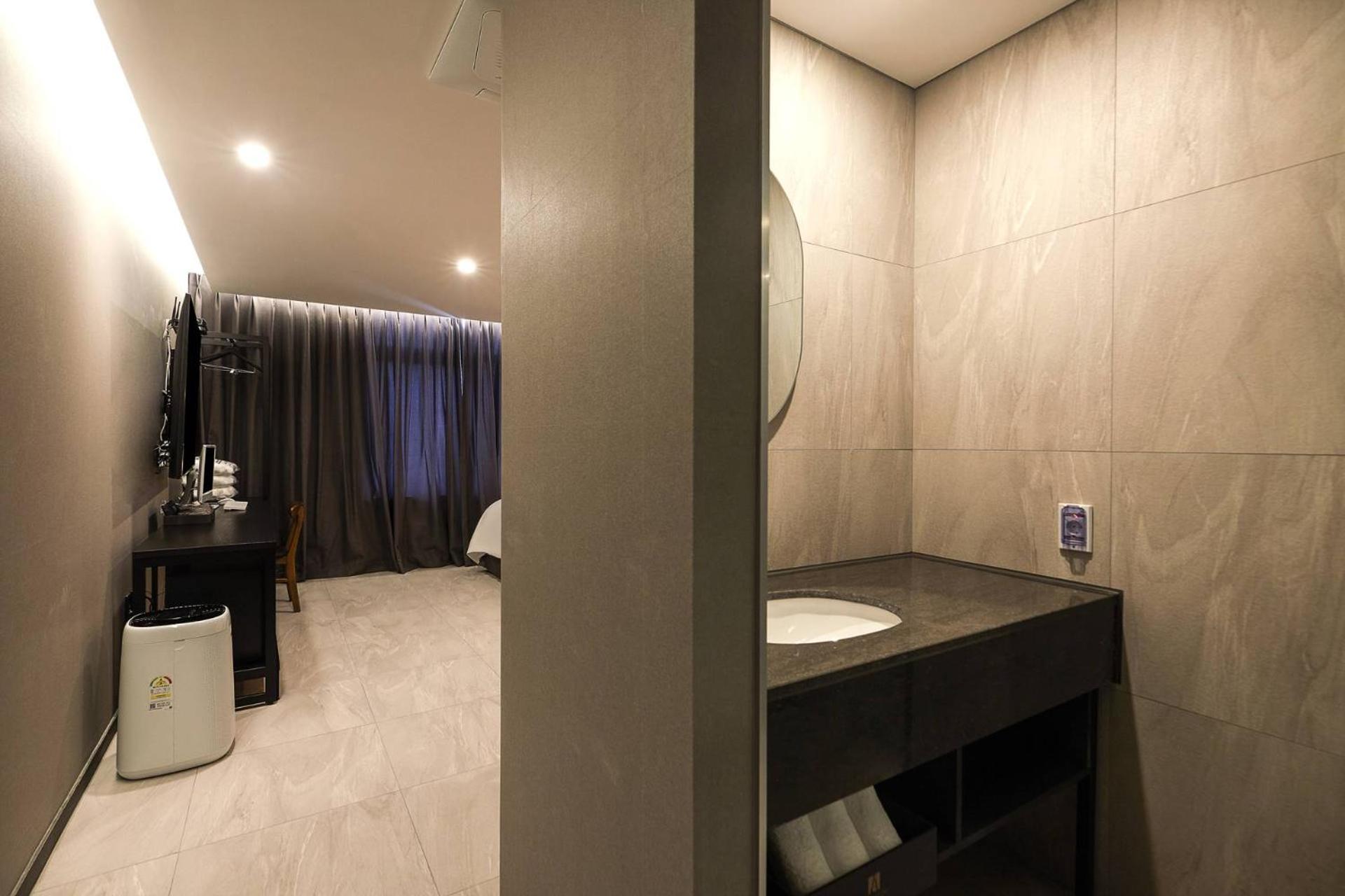 Deluxe Twin Room - Photo 9