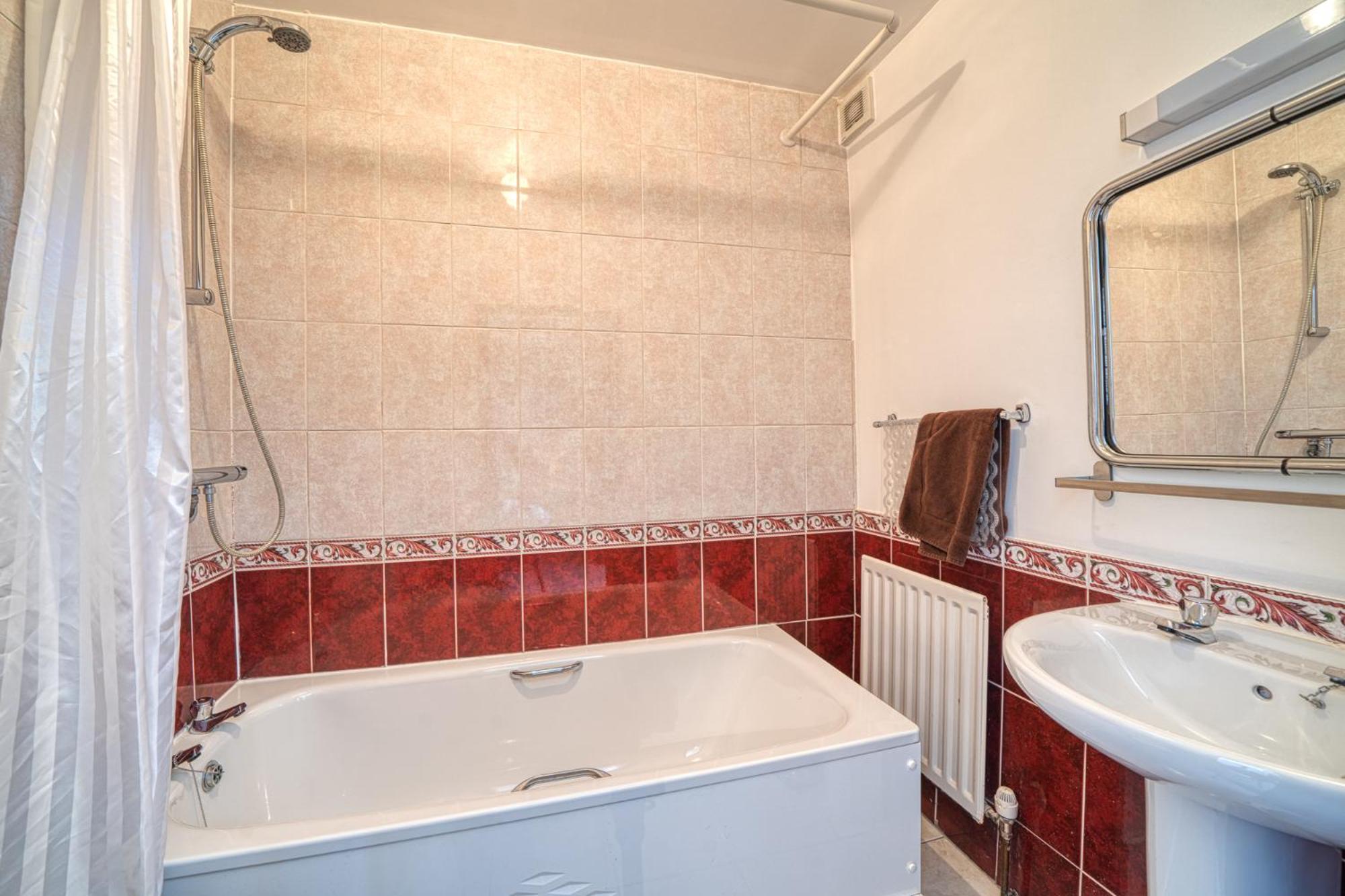 Double Room with Private Bathroom photo 3
