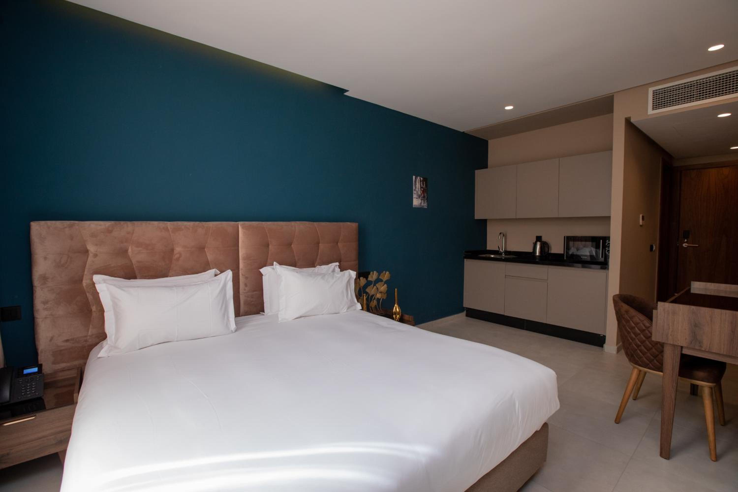 Junior Suite with Terrace - Photo 7