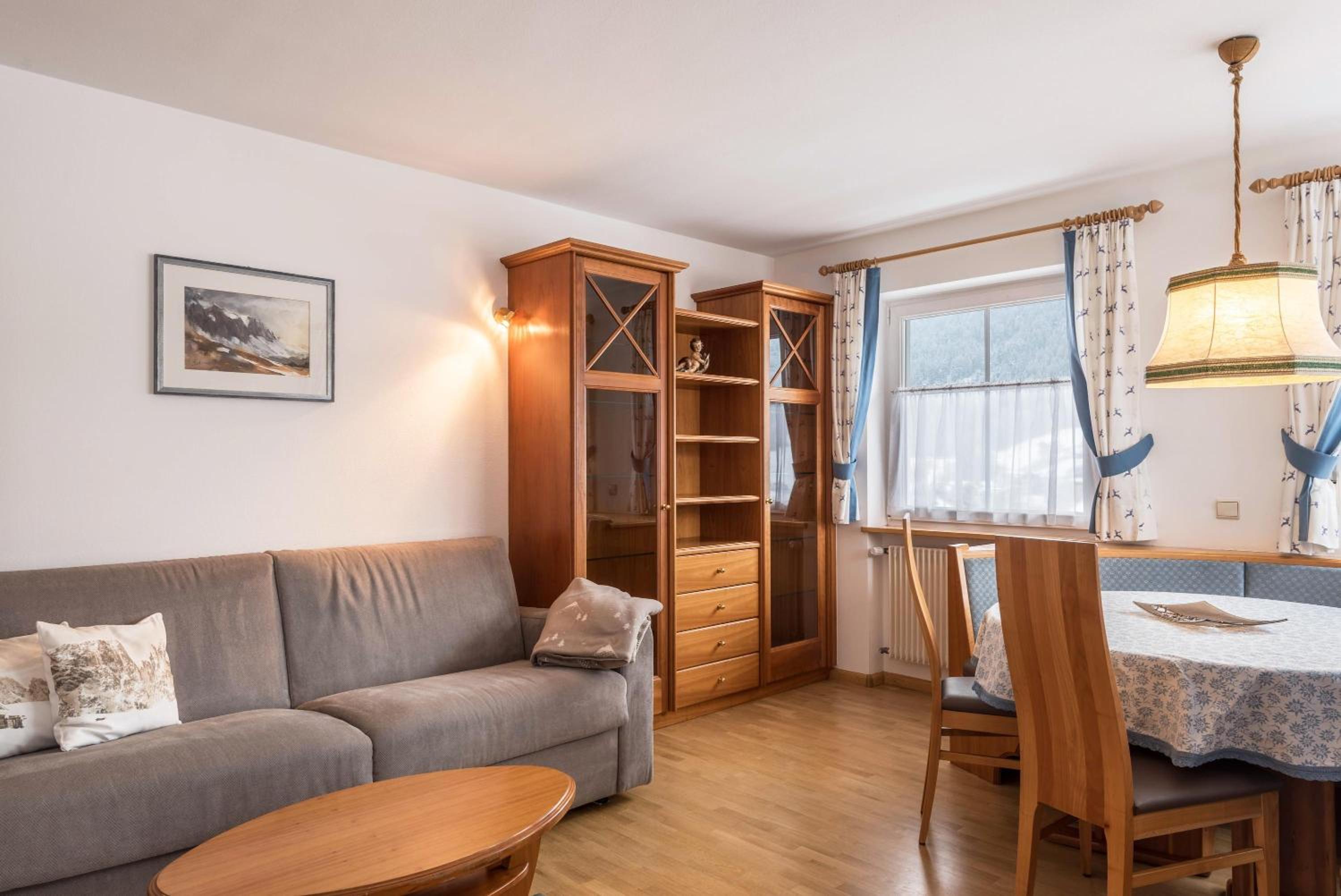 Two-Bedroom Deluxe Apartment with Garden View