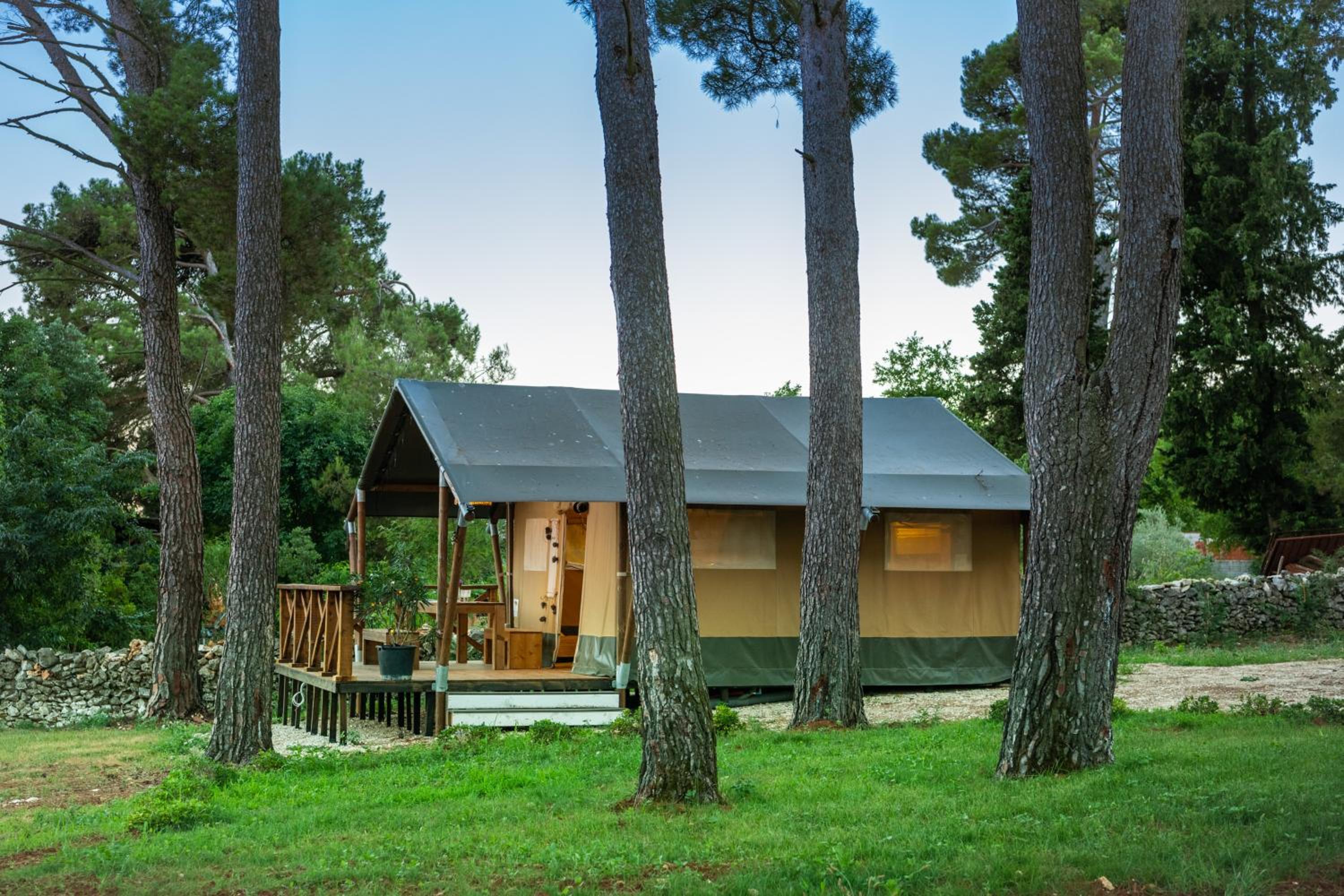 Tent - Photo 4