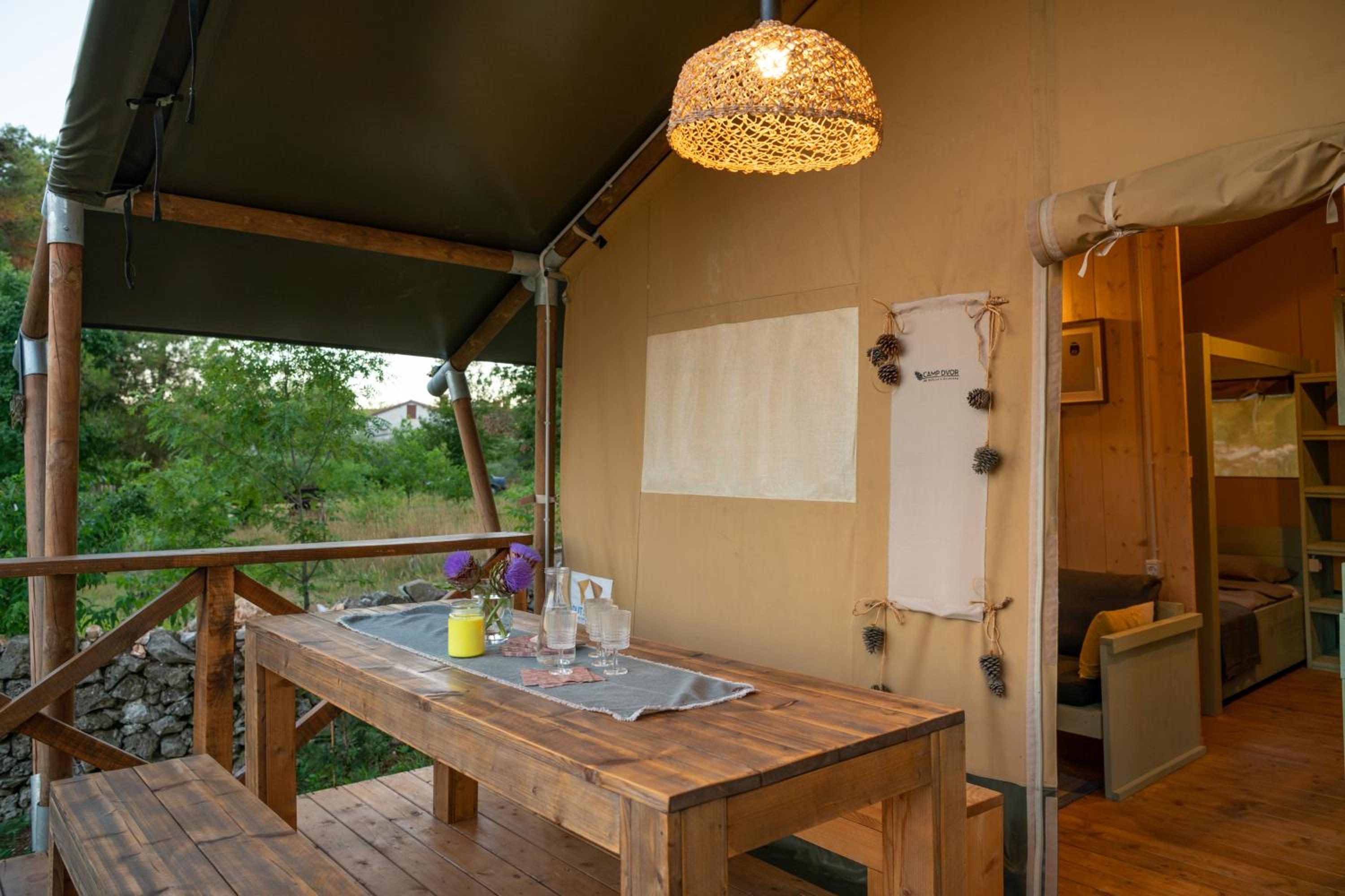 Tent - Photo 2
