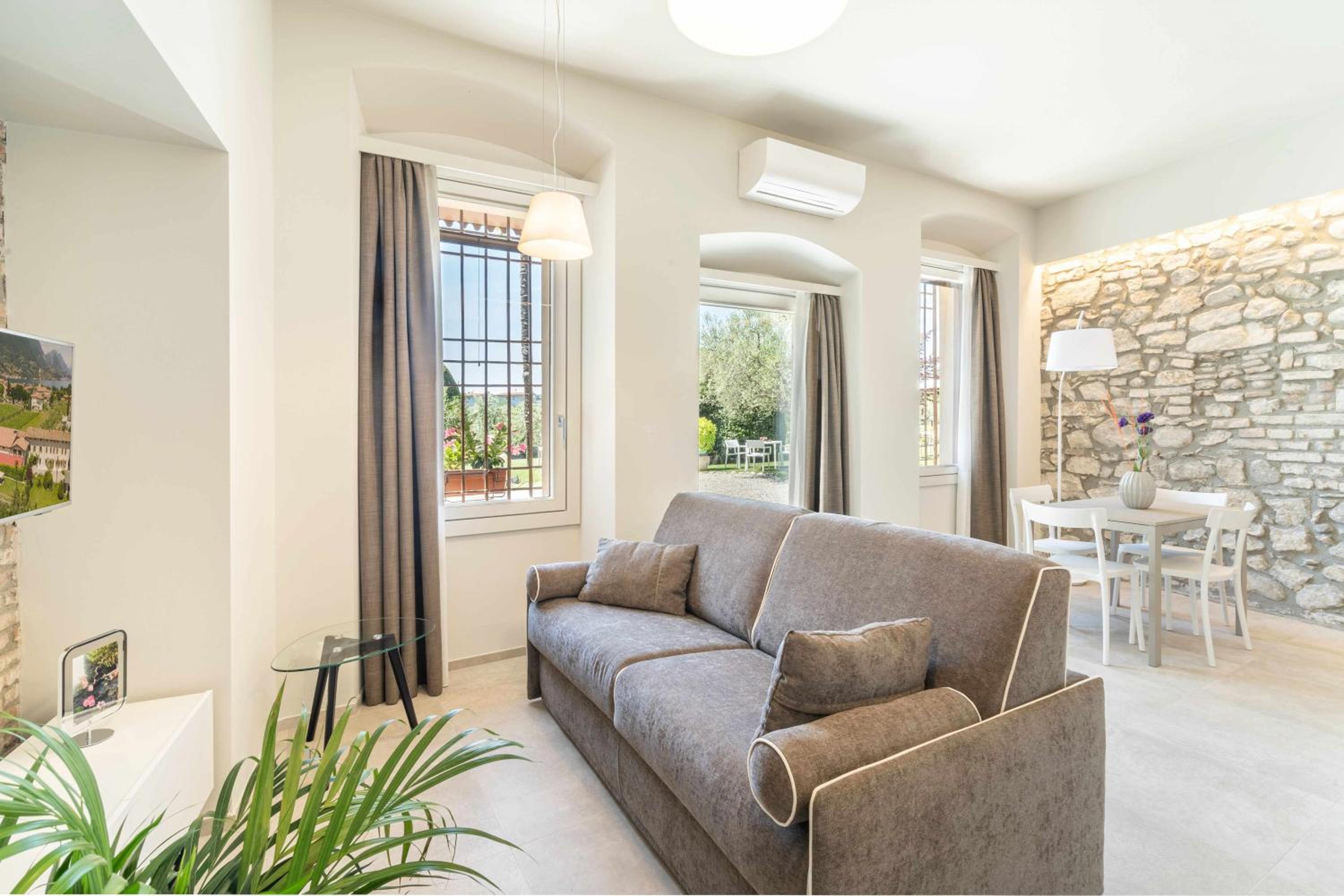 Apartment with Garden View