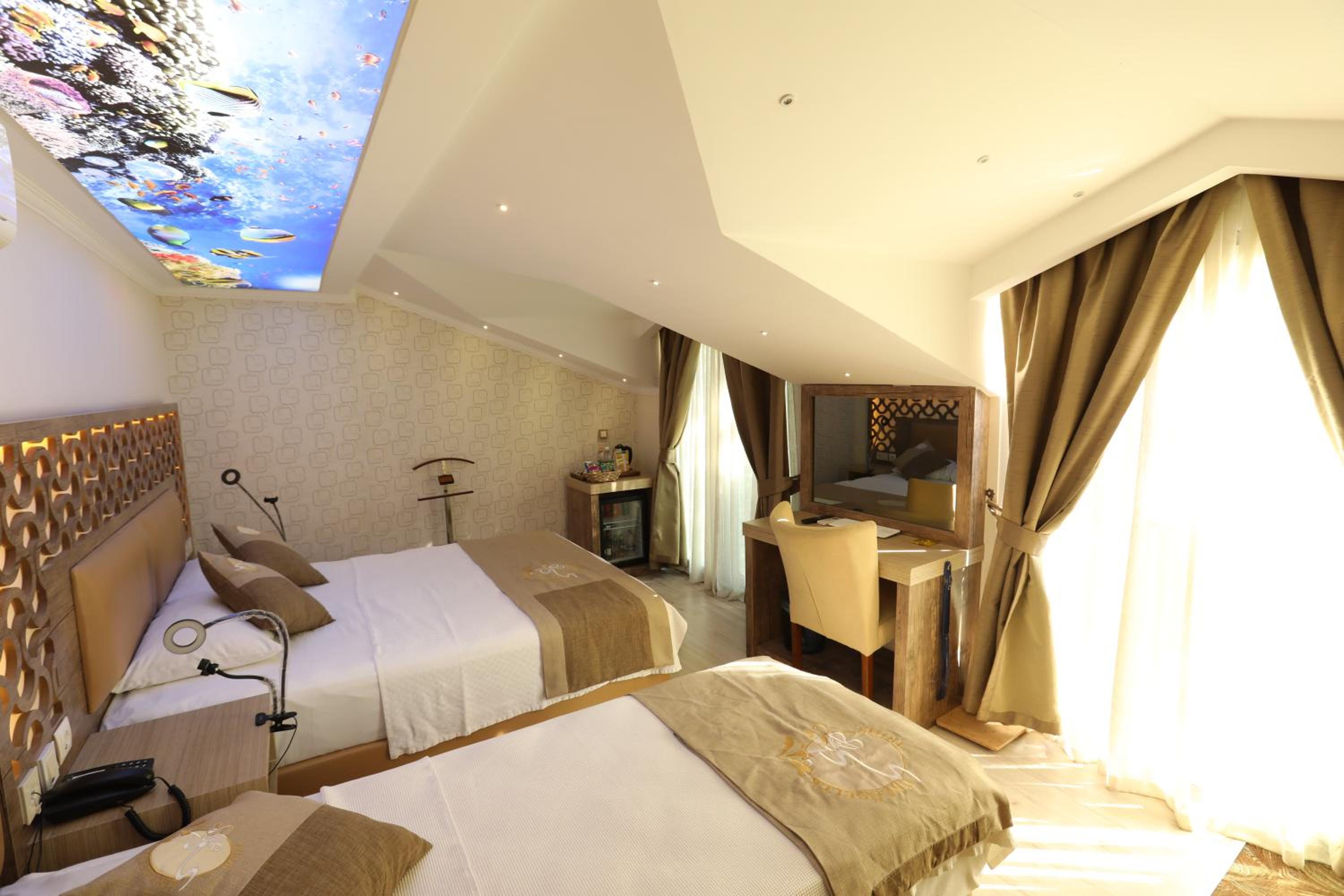 Double Room with Sea View photo 2