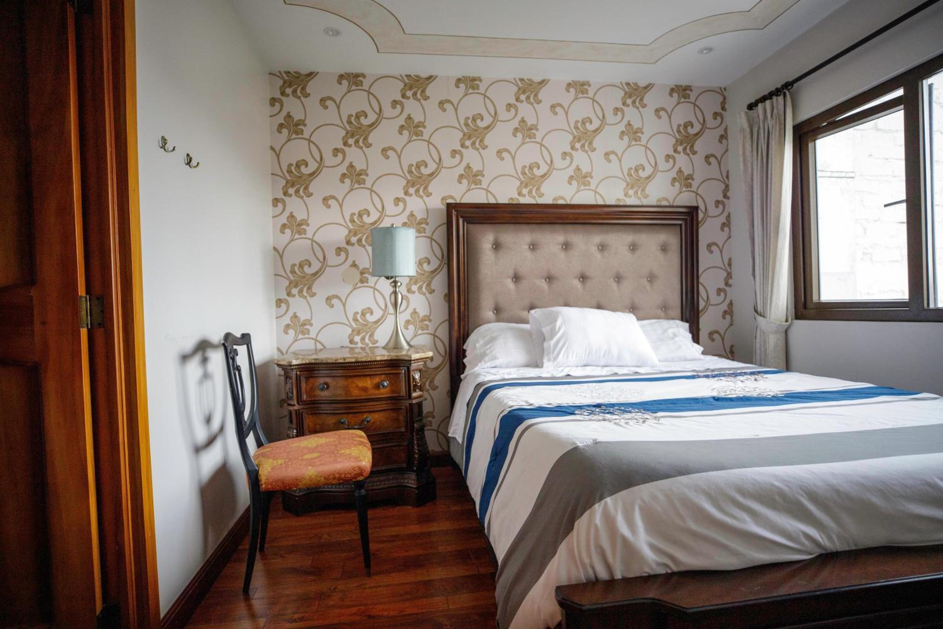 Queen Room with Balcony photo 3
