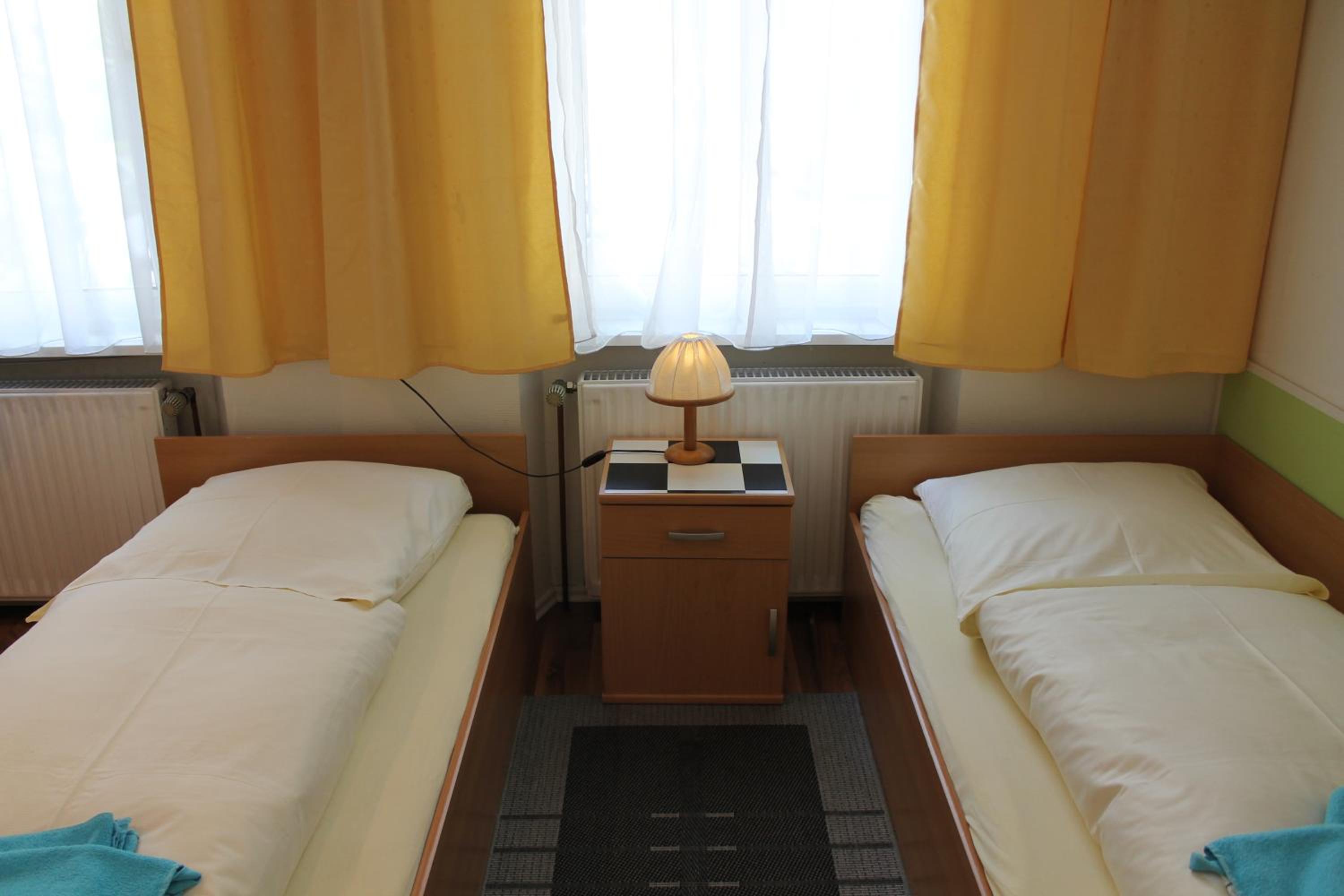Twin Room - Photo 1