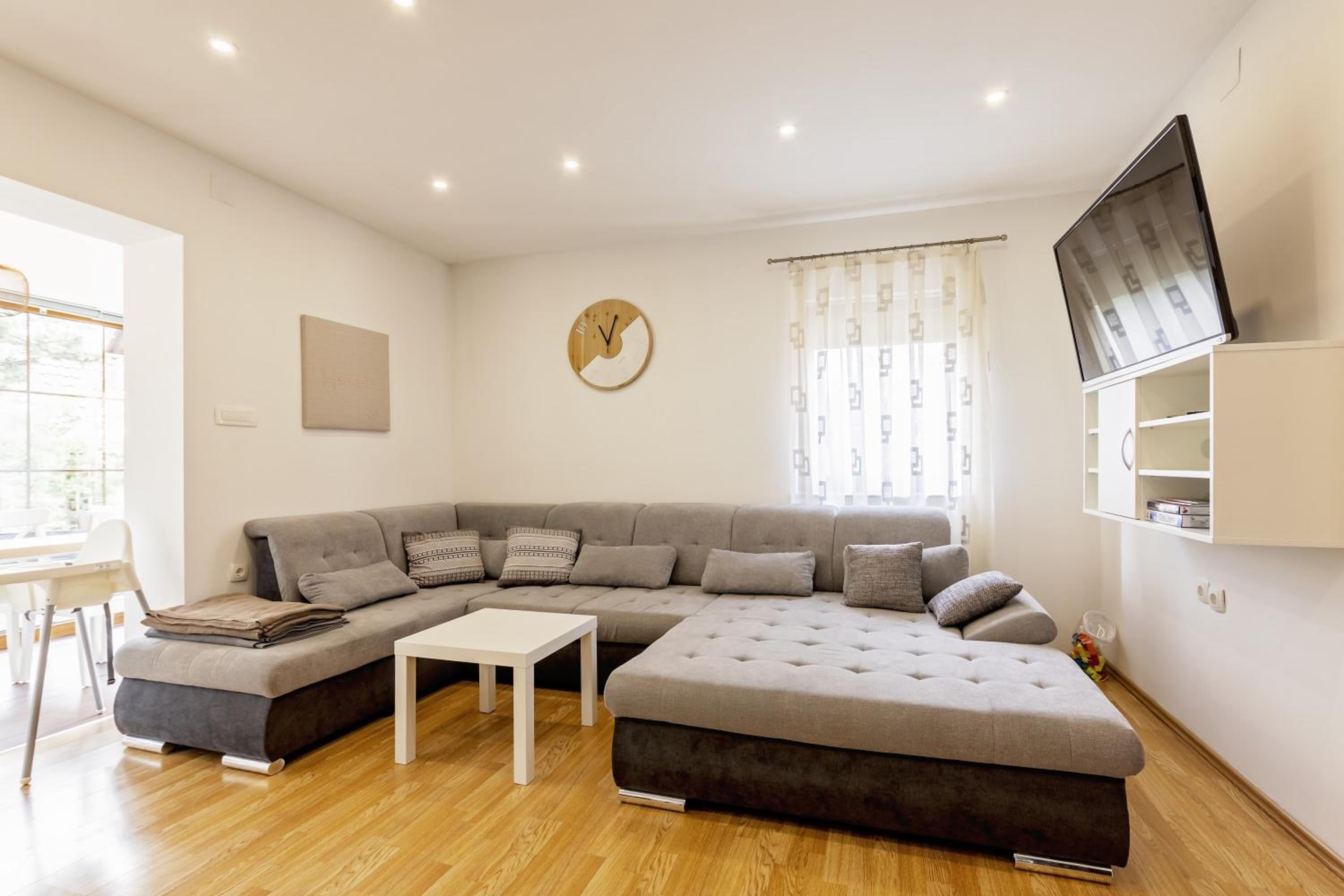 Two-Bedroom Villa - Photo 9