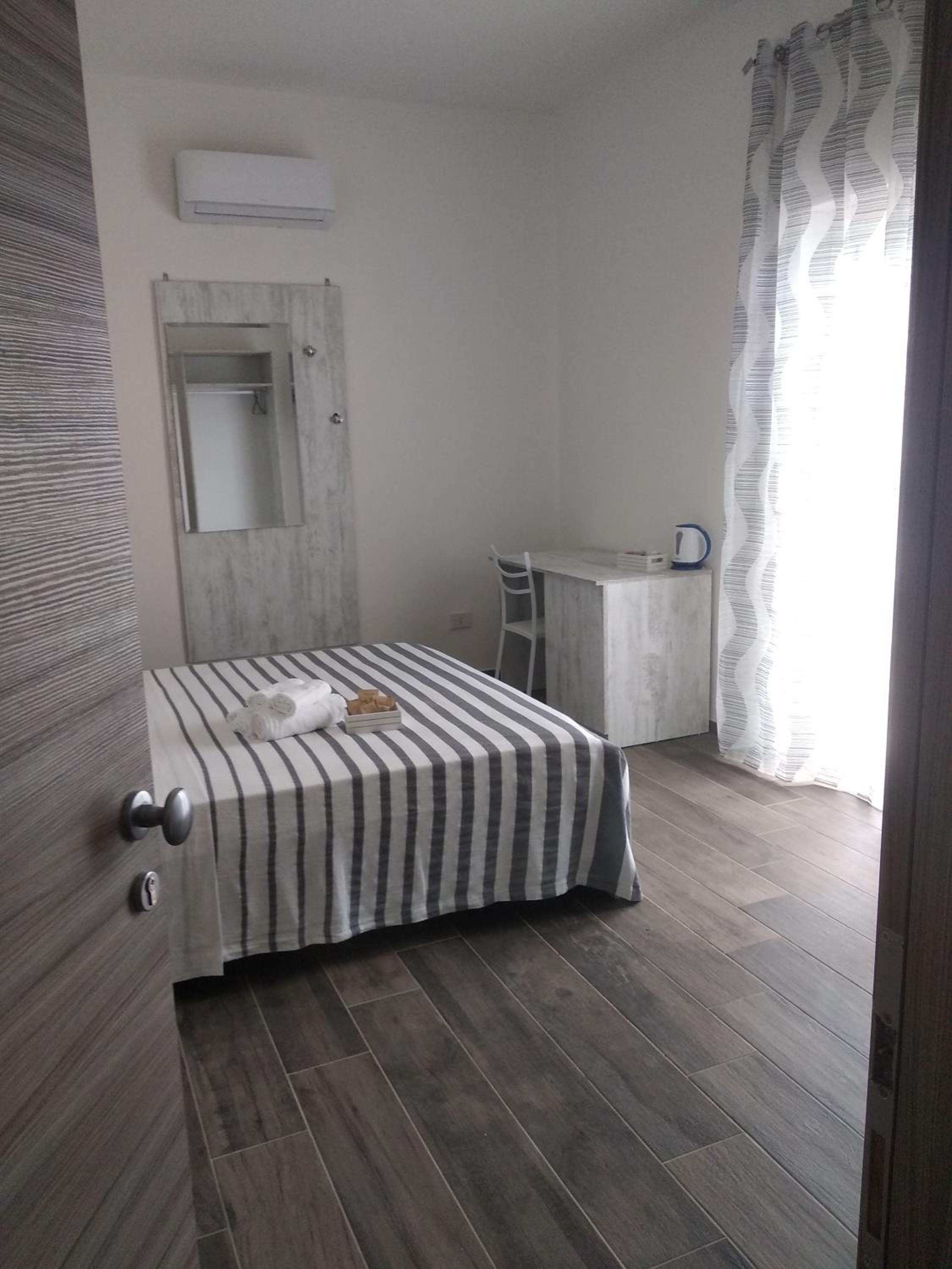 Deluxe Double Room With Balcony And Sea View