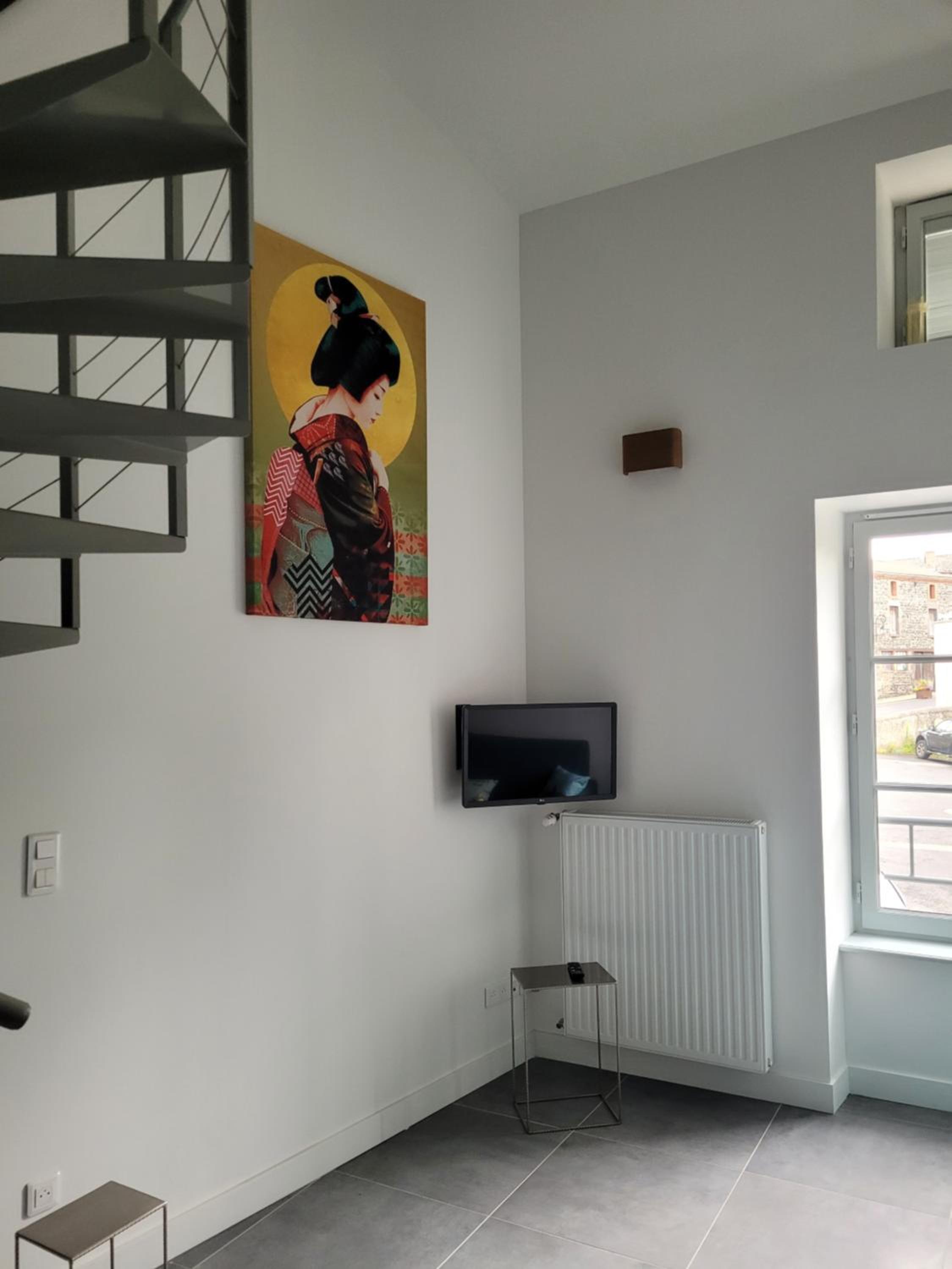 Family Room with Bathroom photo 2