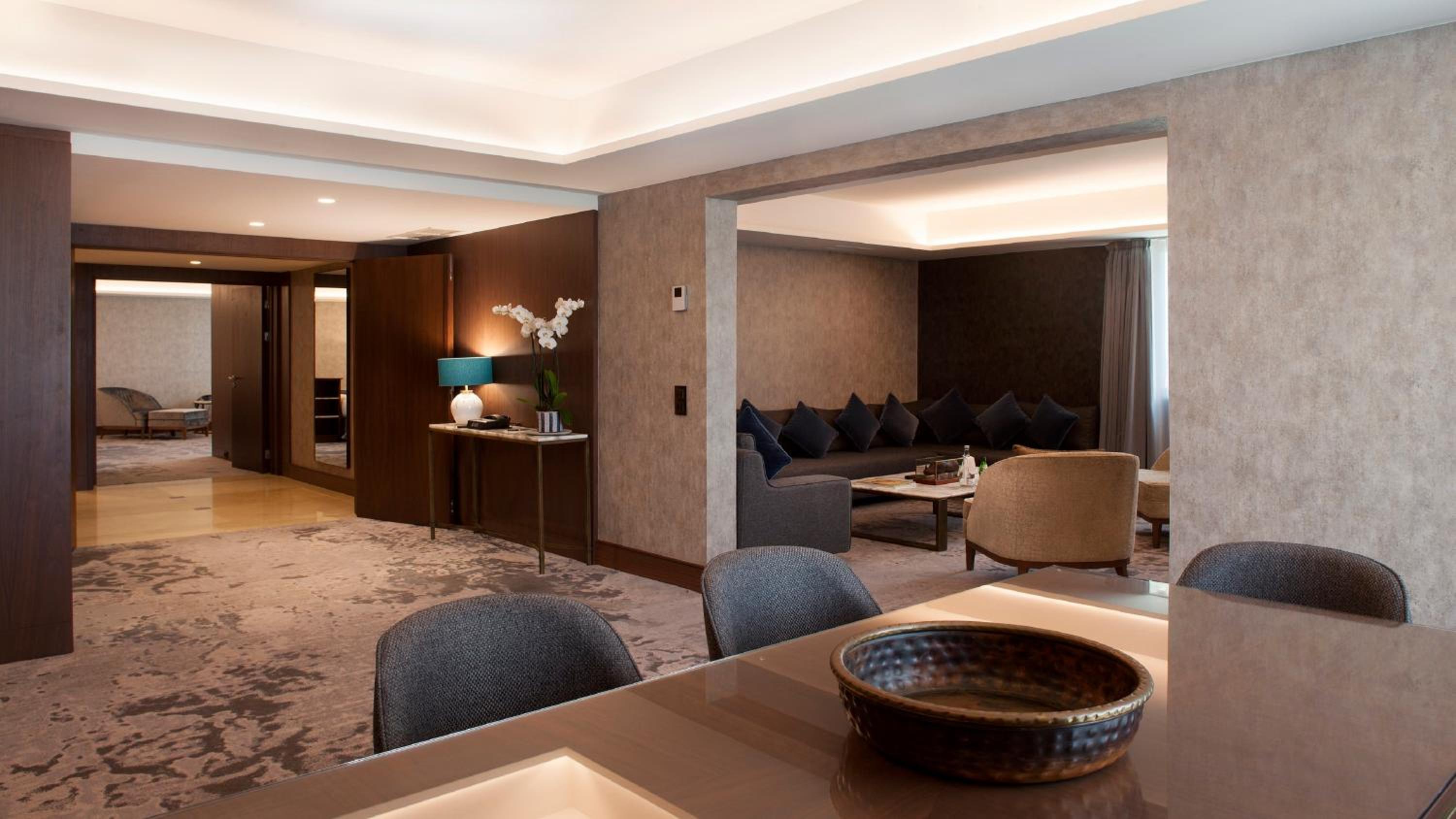 Two-Bedroom Suite thumbnail 5
