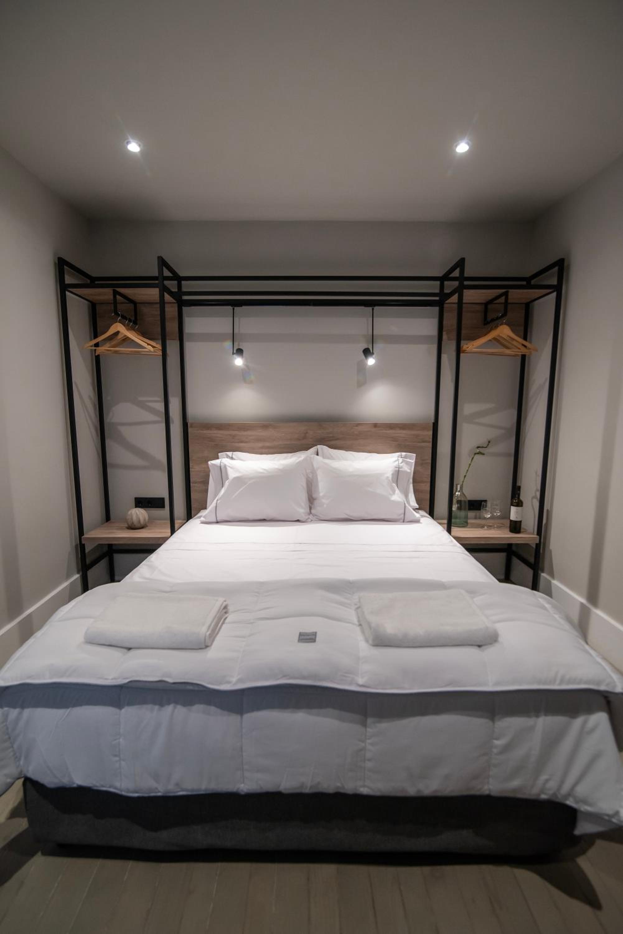 Standard King Room photo 3
