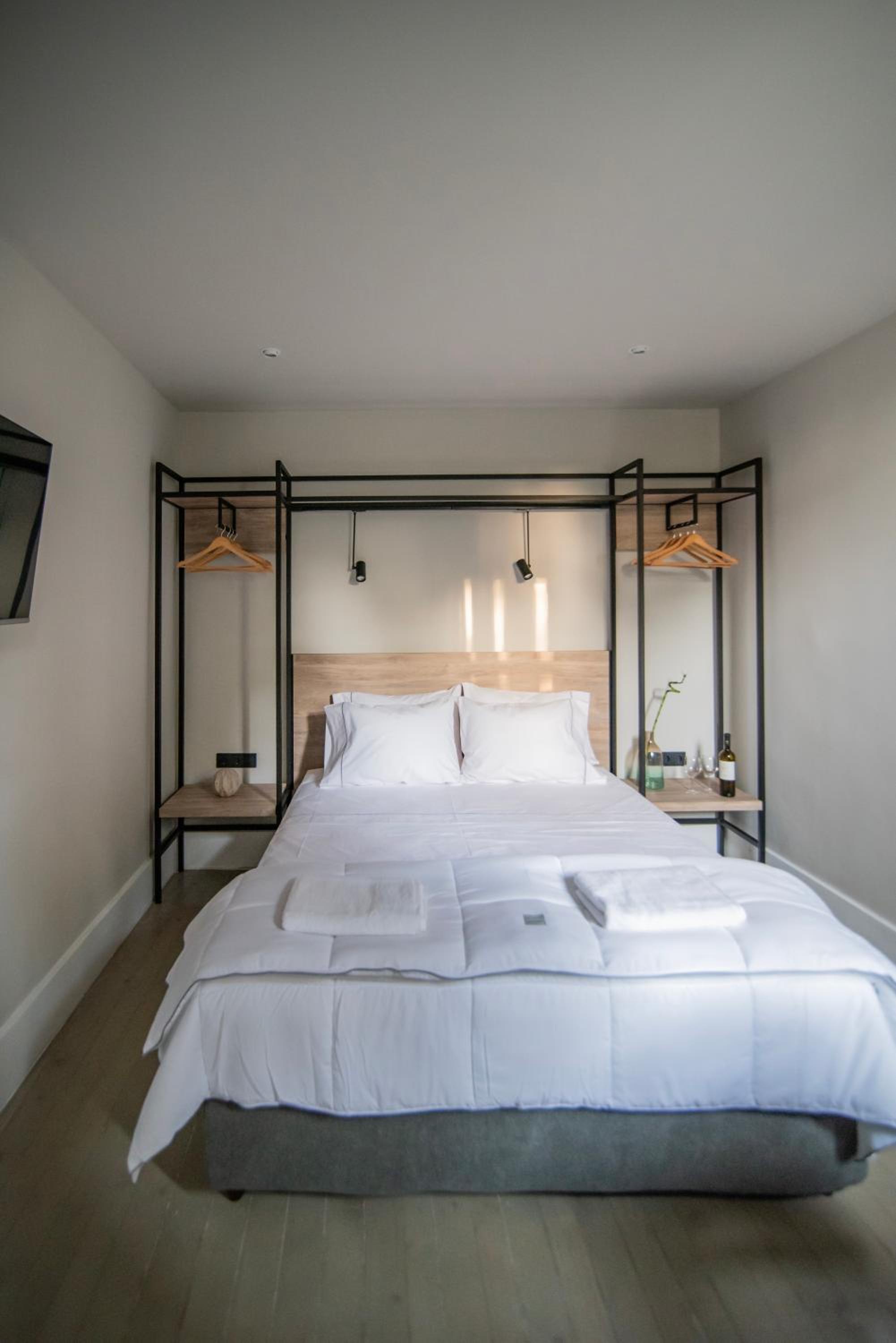 Standard King Room photo 1