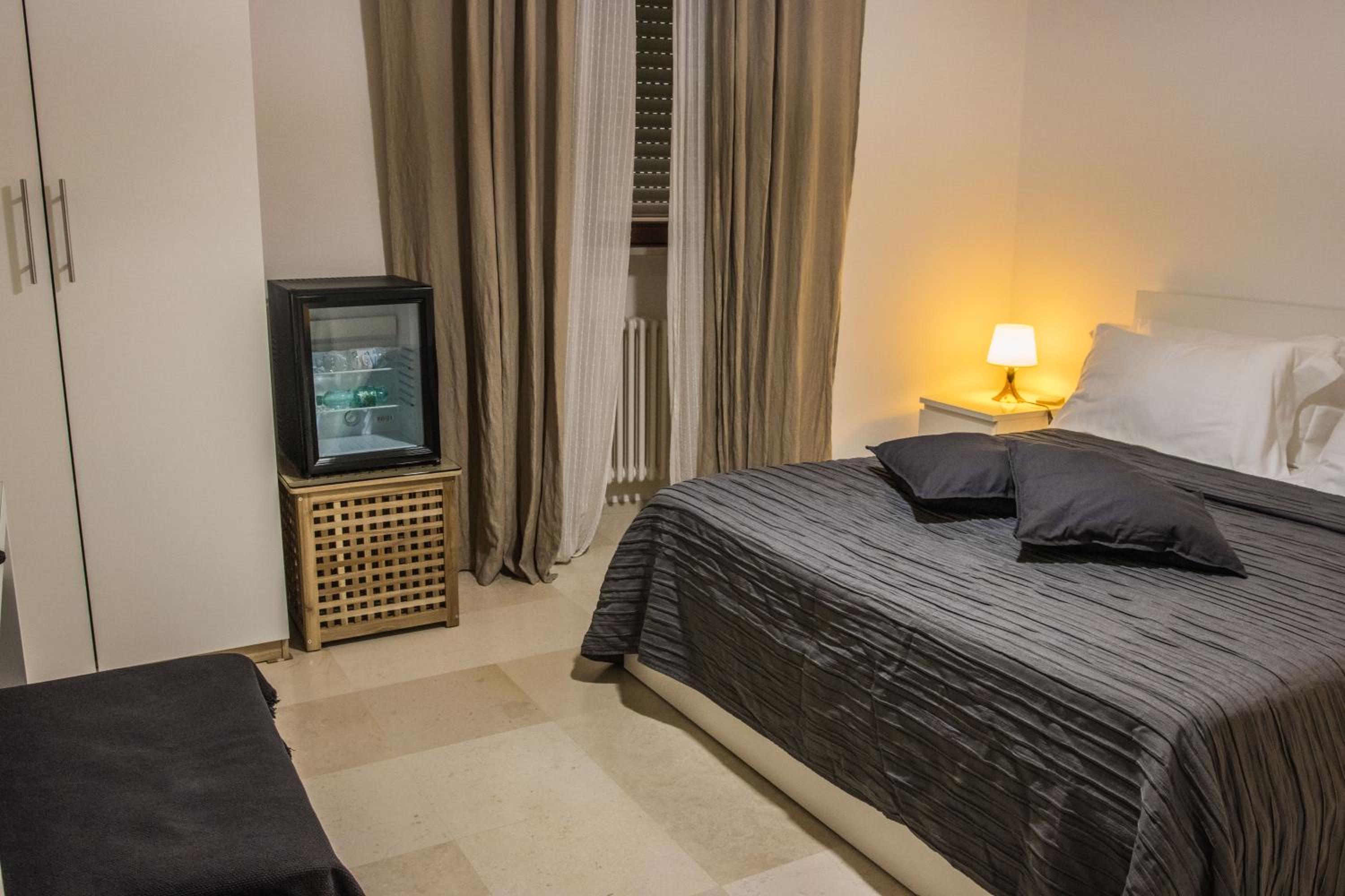 Deluxe Double Room with Extra Bed photo 2