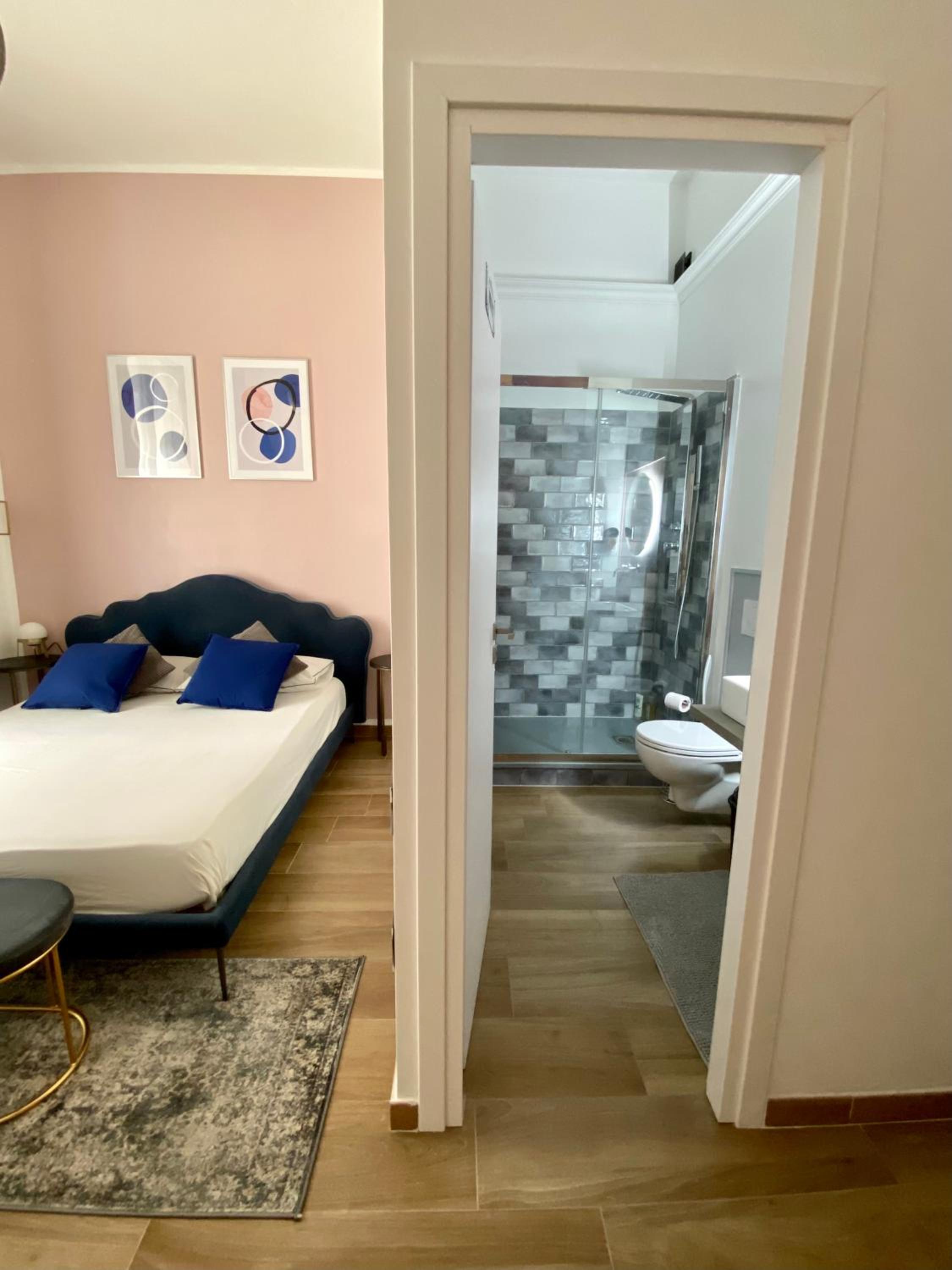 Double Room with Private Bathroom photo 3