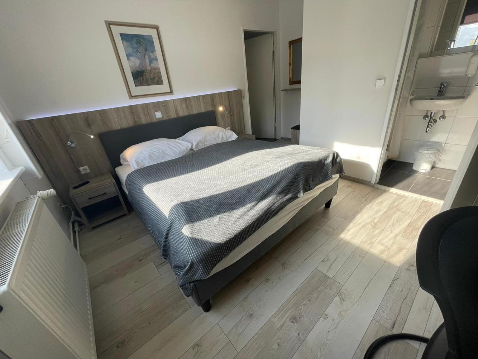 Standard Double Room photo 3