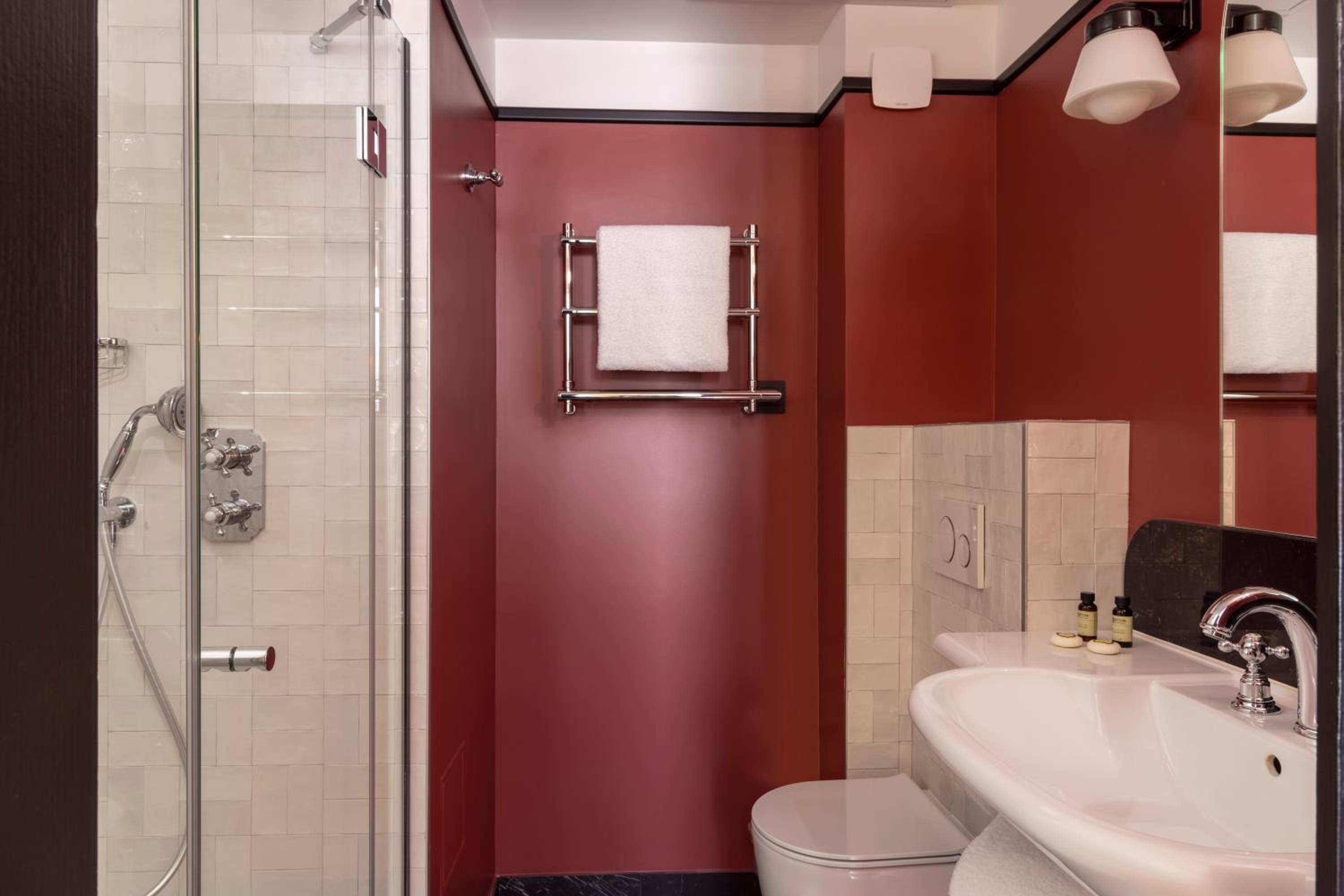 Grand Hôtel Chicago bathroom photo