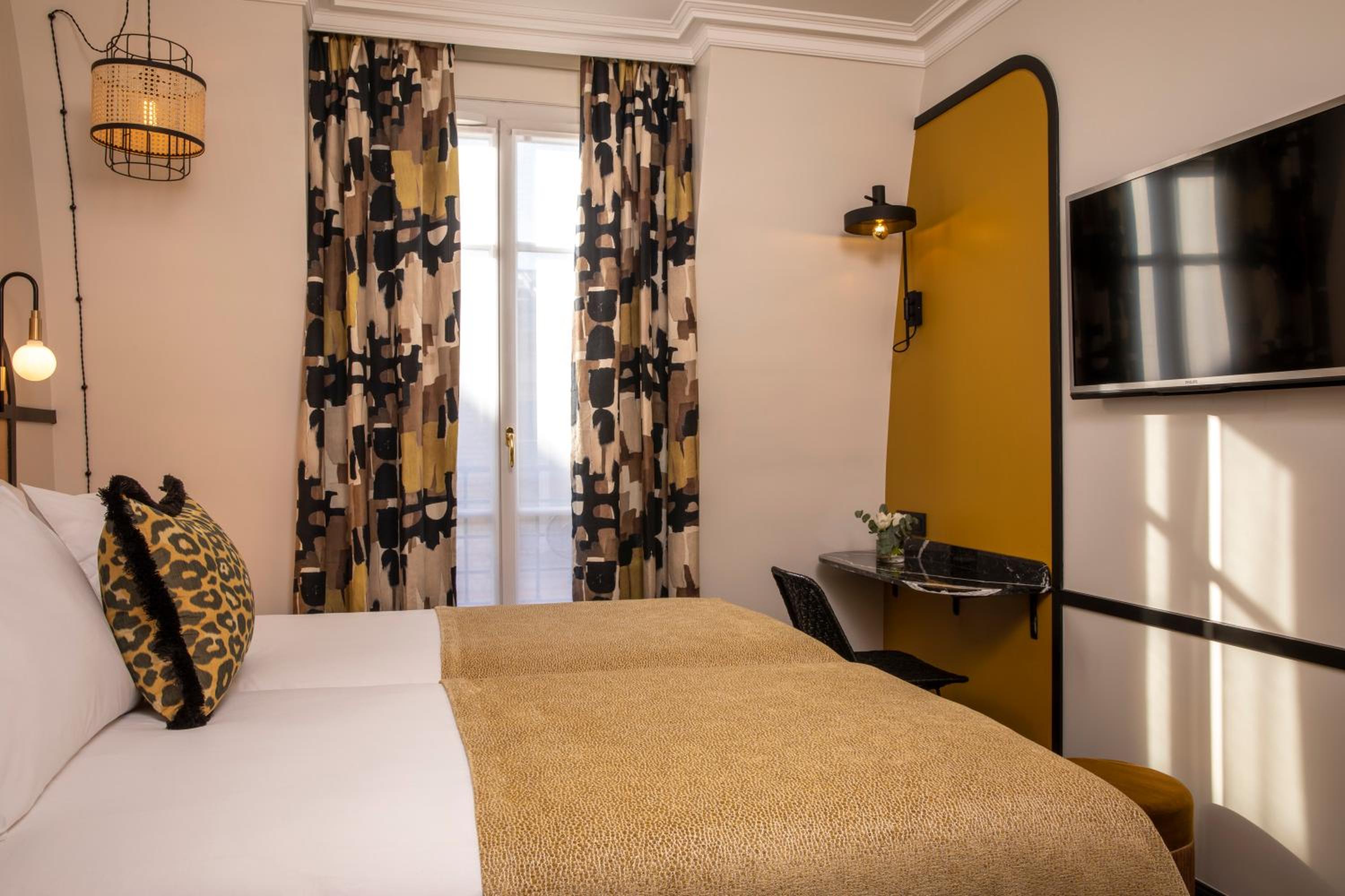 Grand Hôtel Chicago bedroom photo