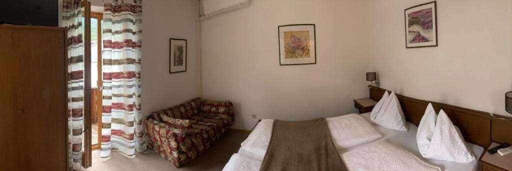 Studio photo 1