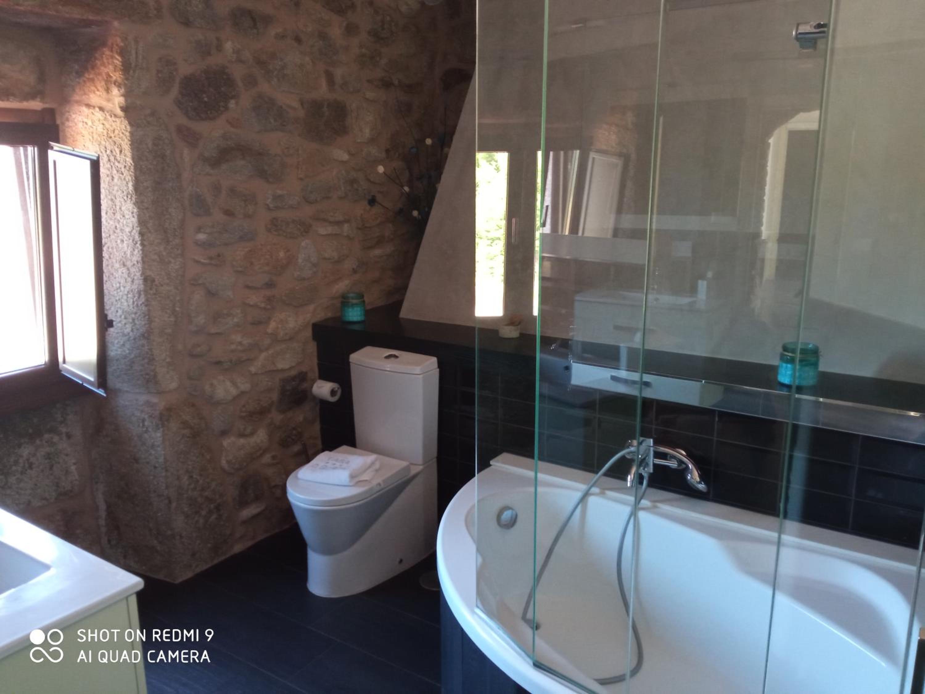 Double Or Twin Room With Private Bathroom photo 2