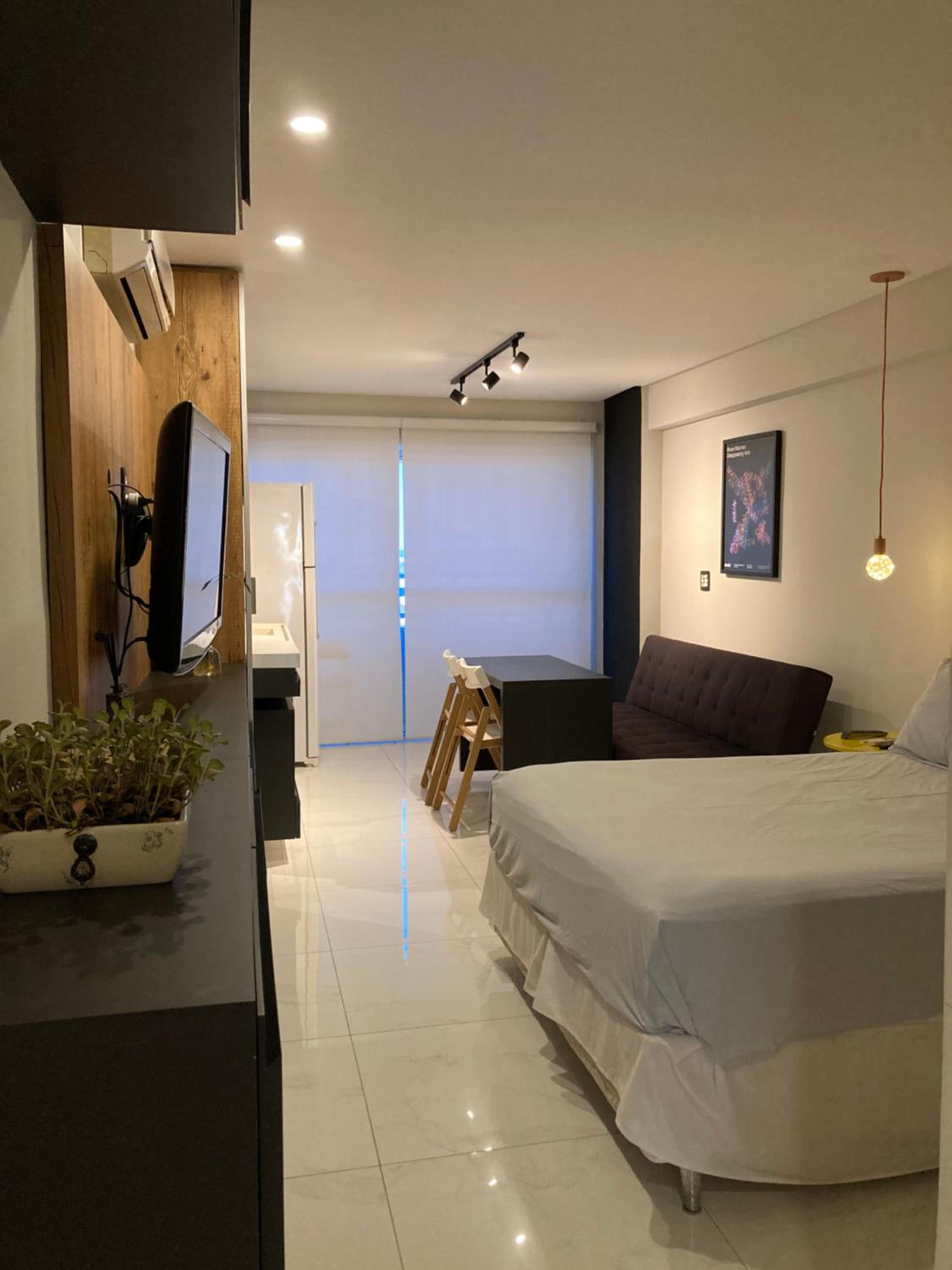 Studio Apartment - Photo 1