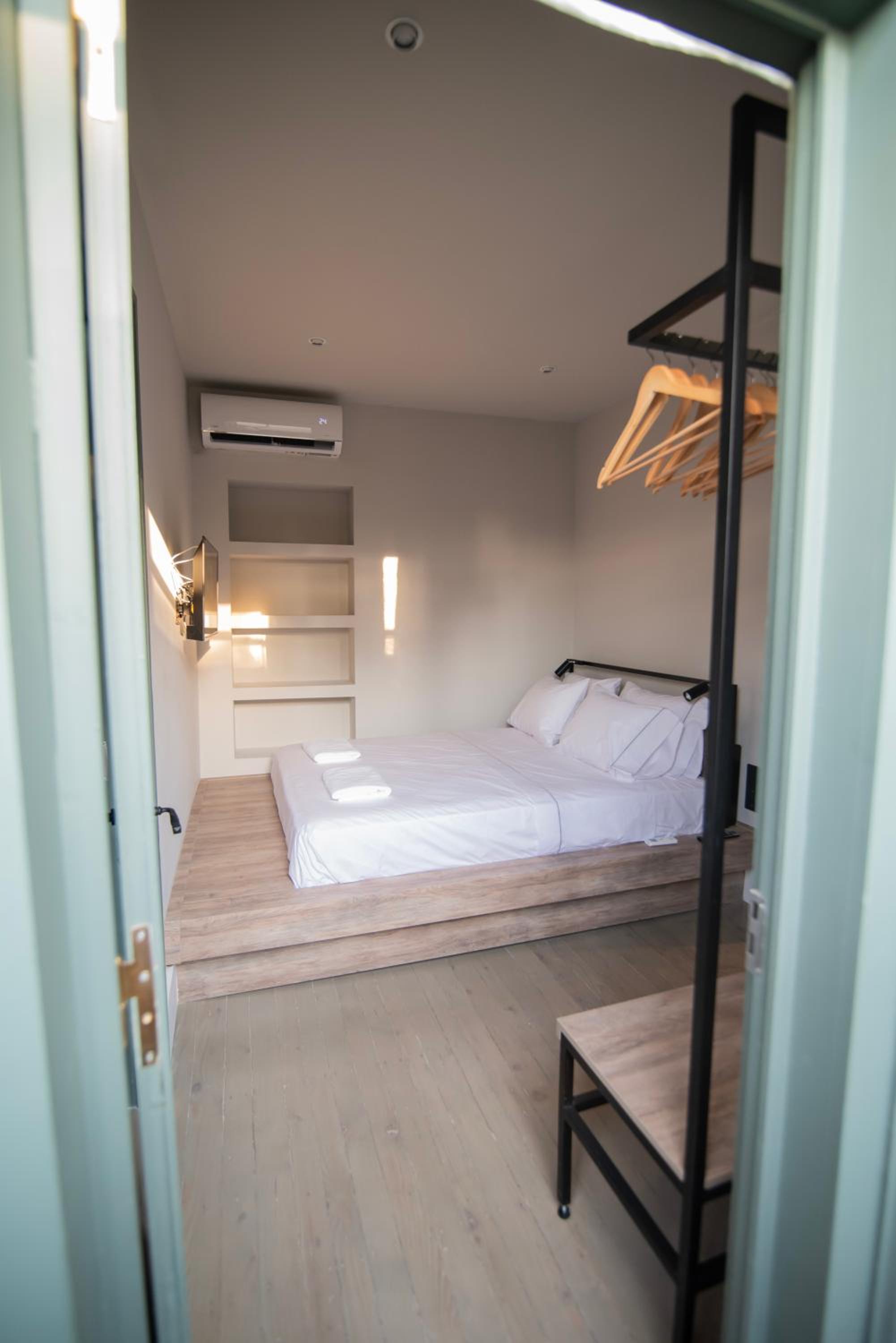 King Room with Two King Beds photo 1