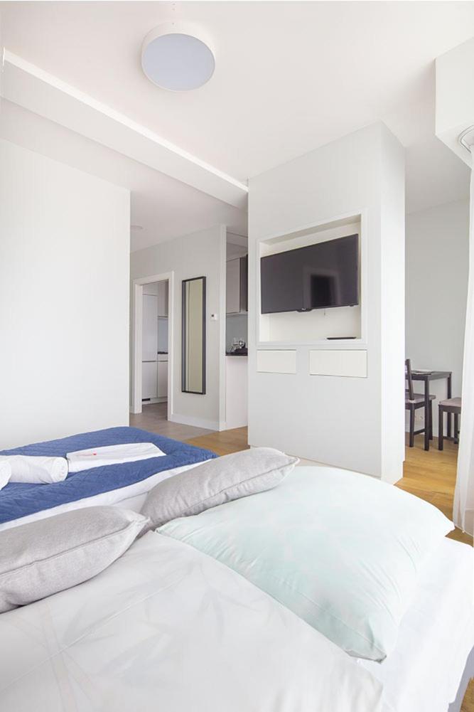 Studio Apartment - Photo 37