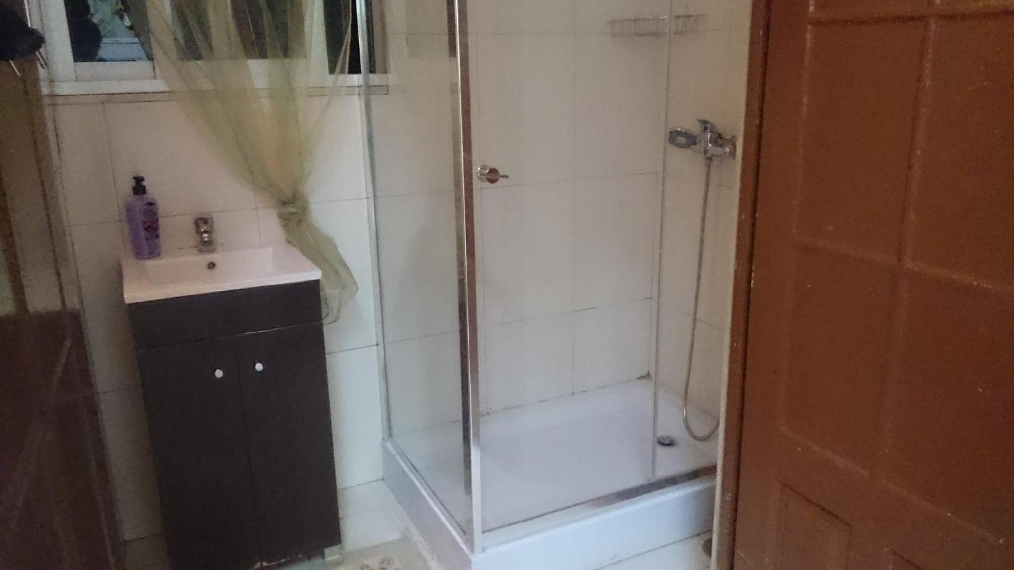 Double Room - Photo 8