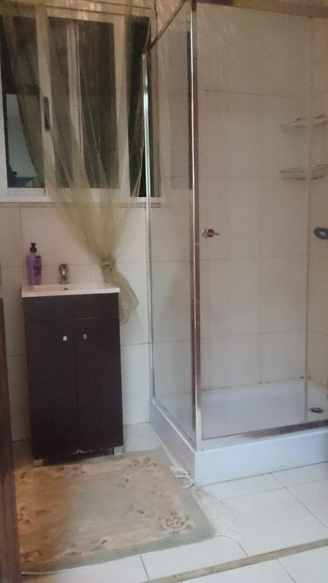 Double Room - Photo 9