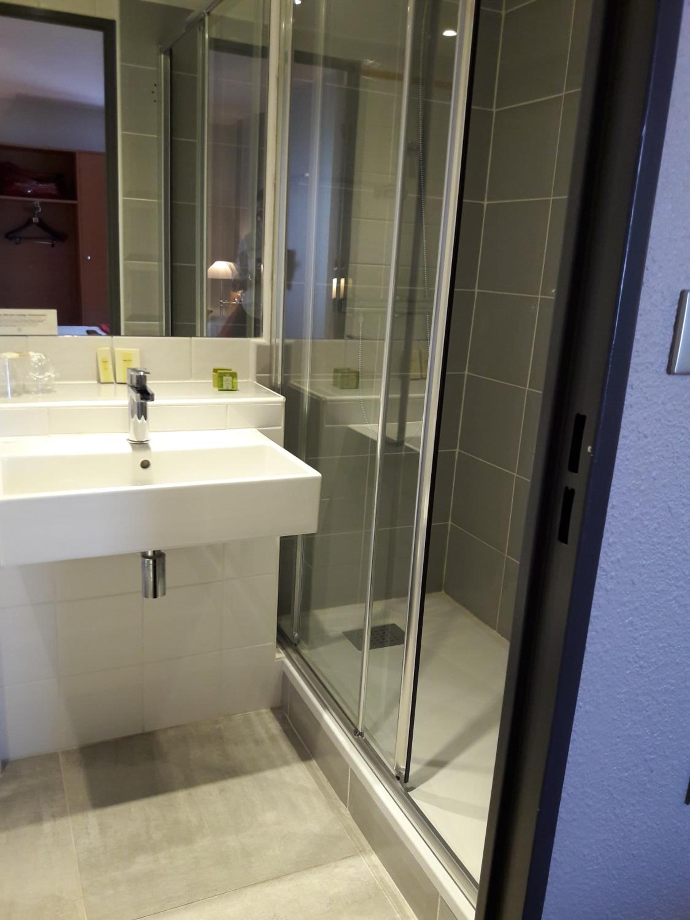 Standard Double Or Twin Room - Photo 2