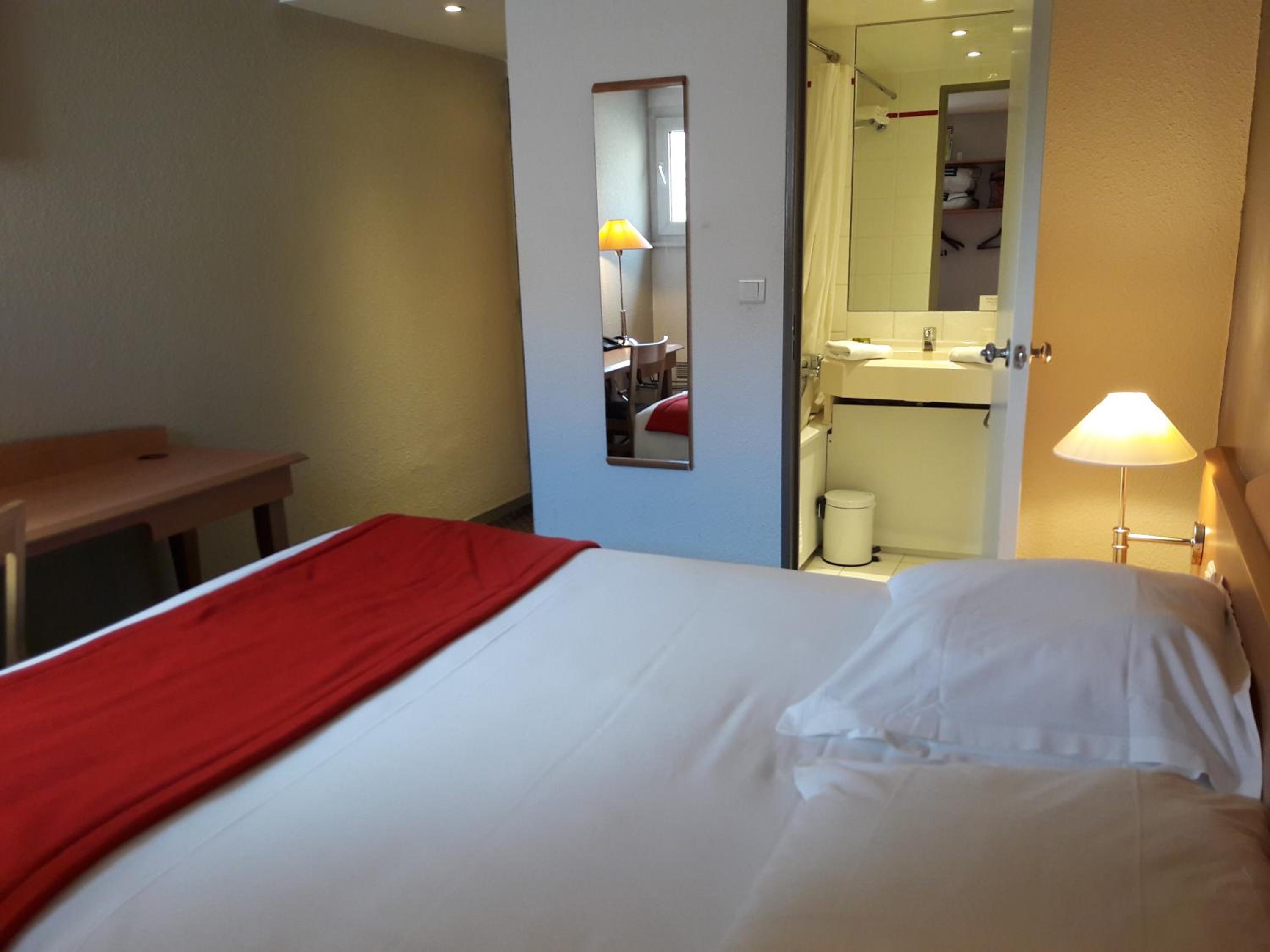 Standard Double Or Twin Room - Photo 3