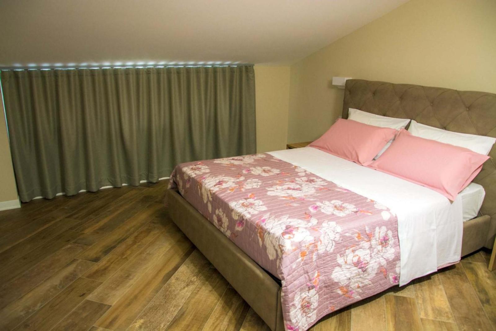 Deluxe Room - Photo 1