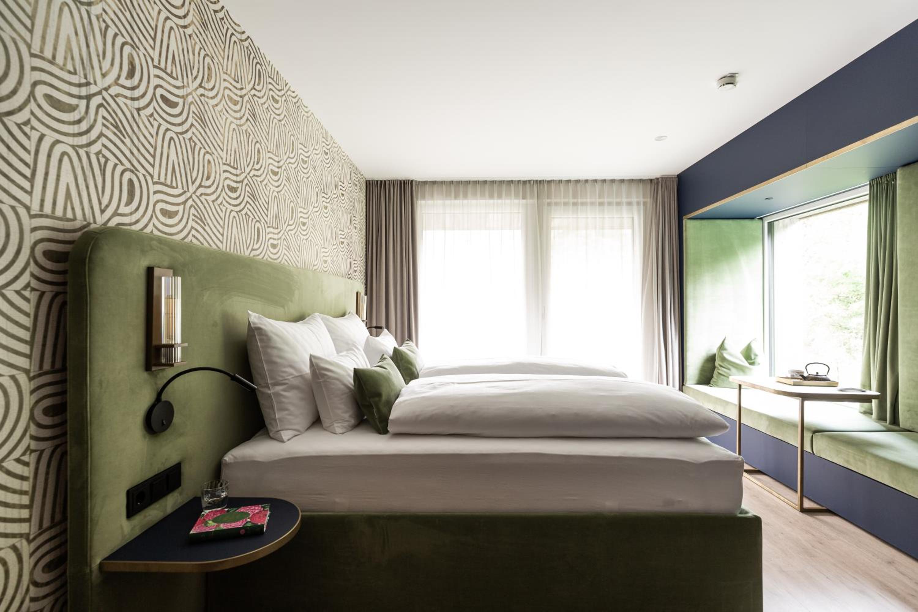 Double Room with Pool View - Photo 1