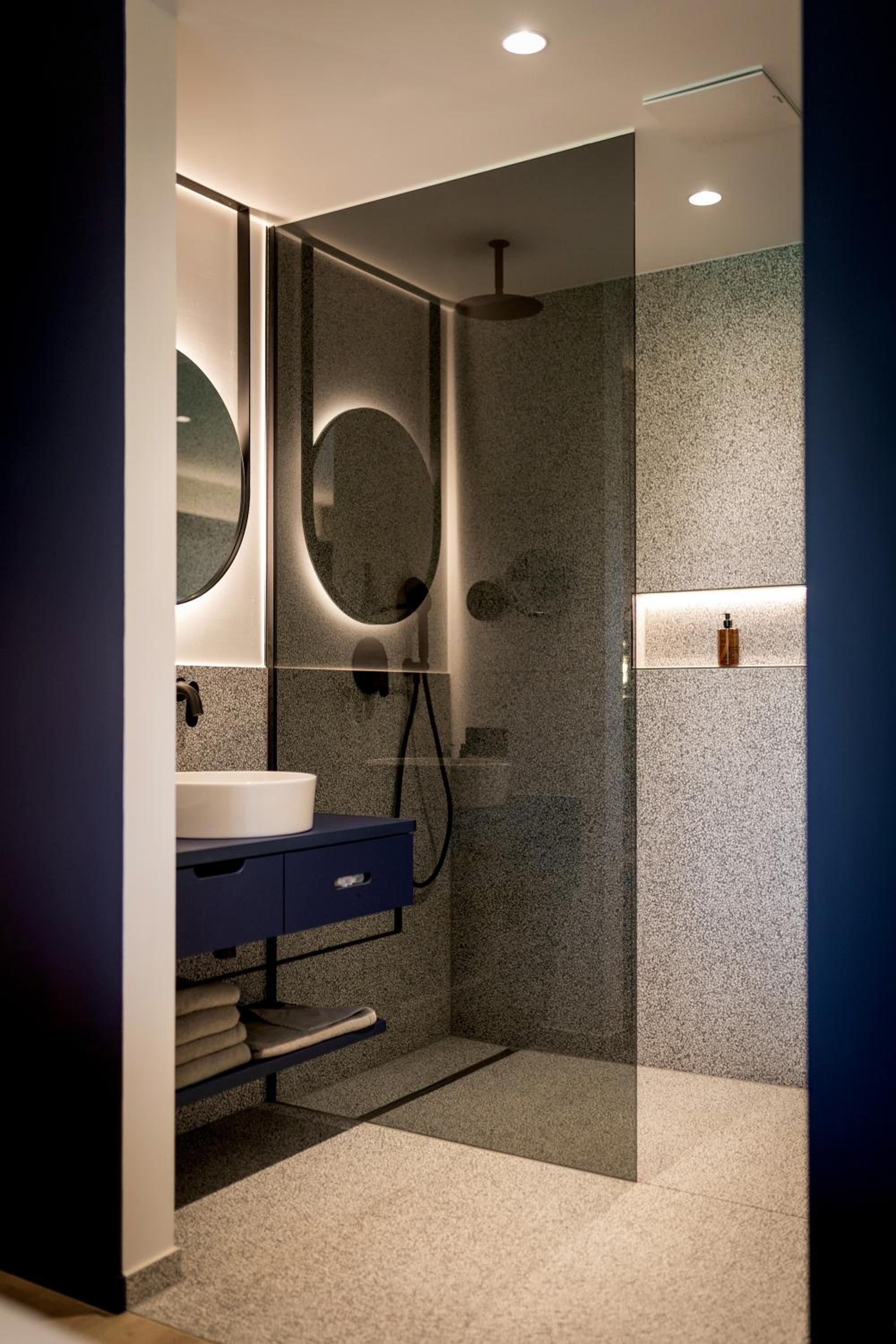 Double Room - Photo 8