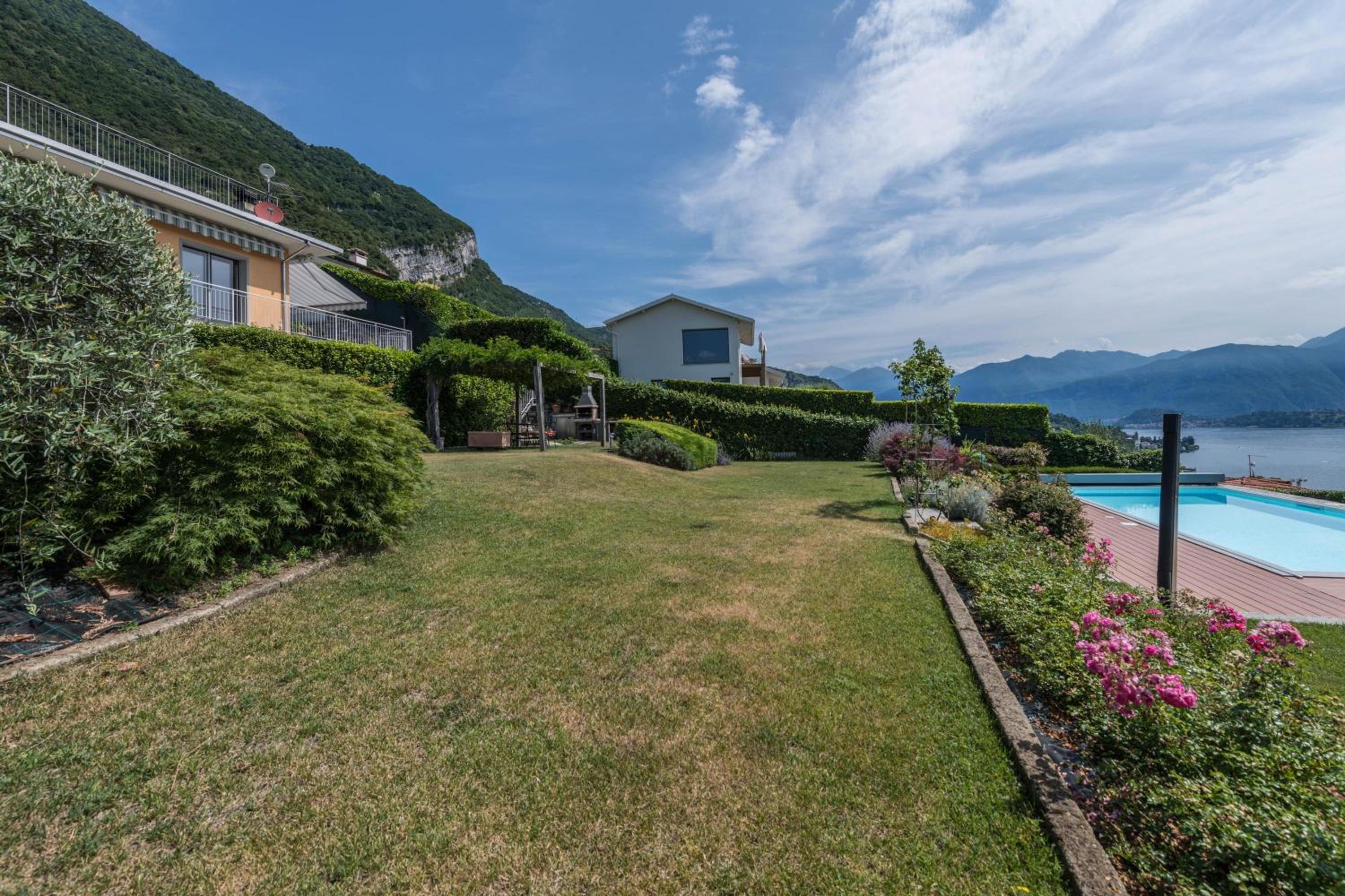 Villa with Garden View - Photo 16
