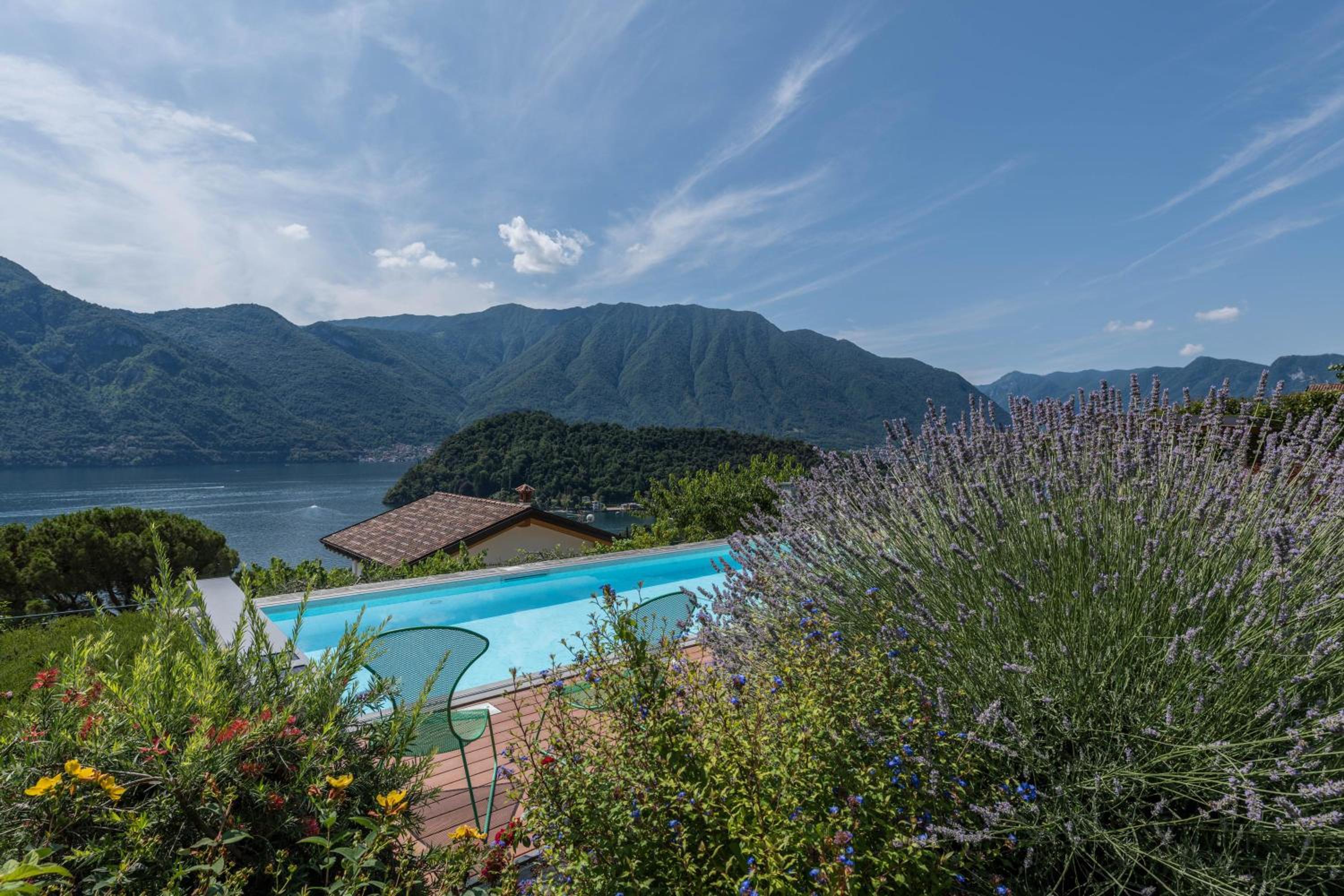 Villa with Garden View - Photo 18