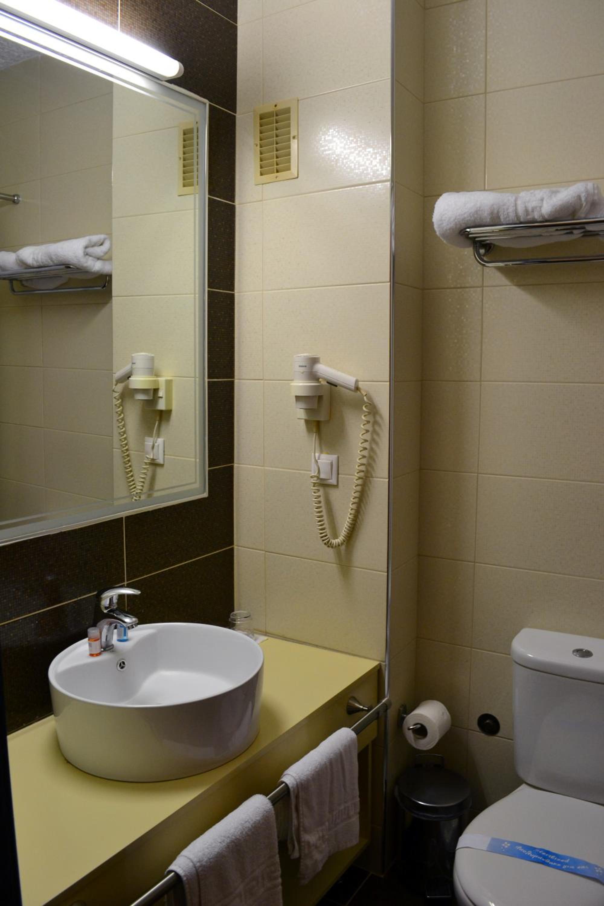 Double or Twin Room photo 3