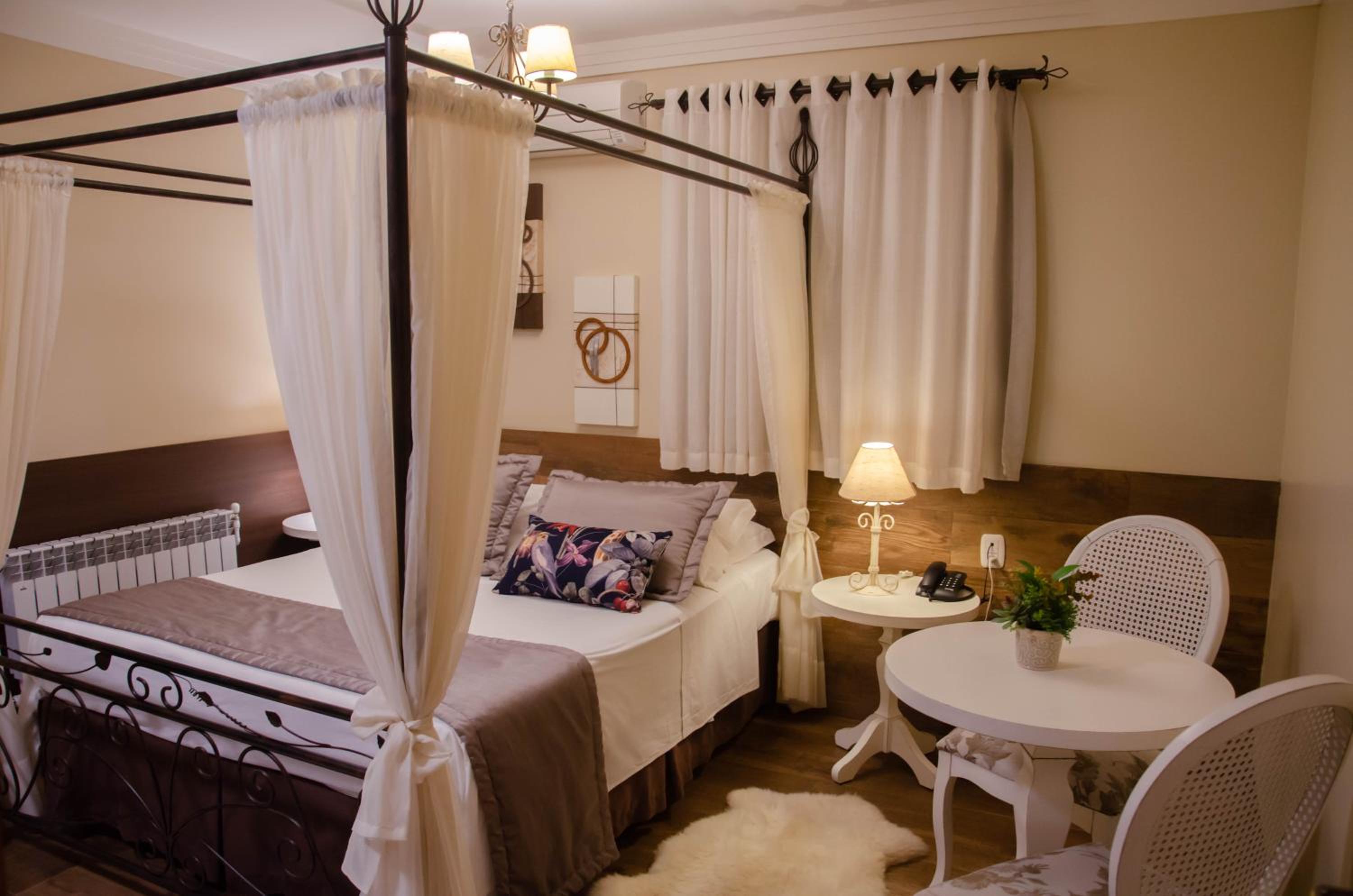 Premier Suite with Spa Bath photo 1