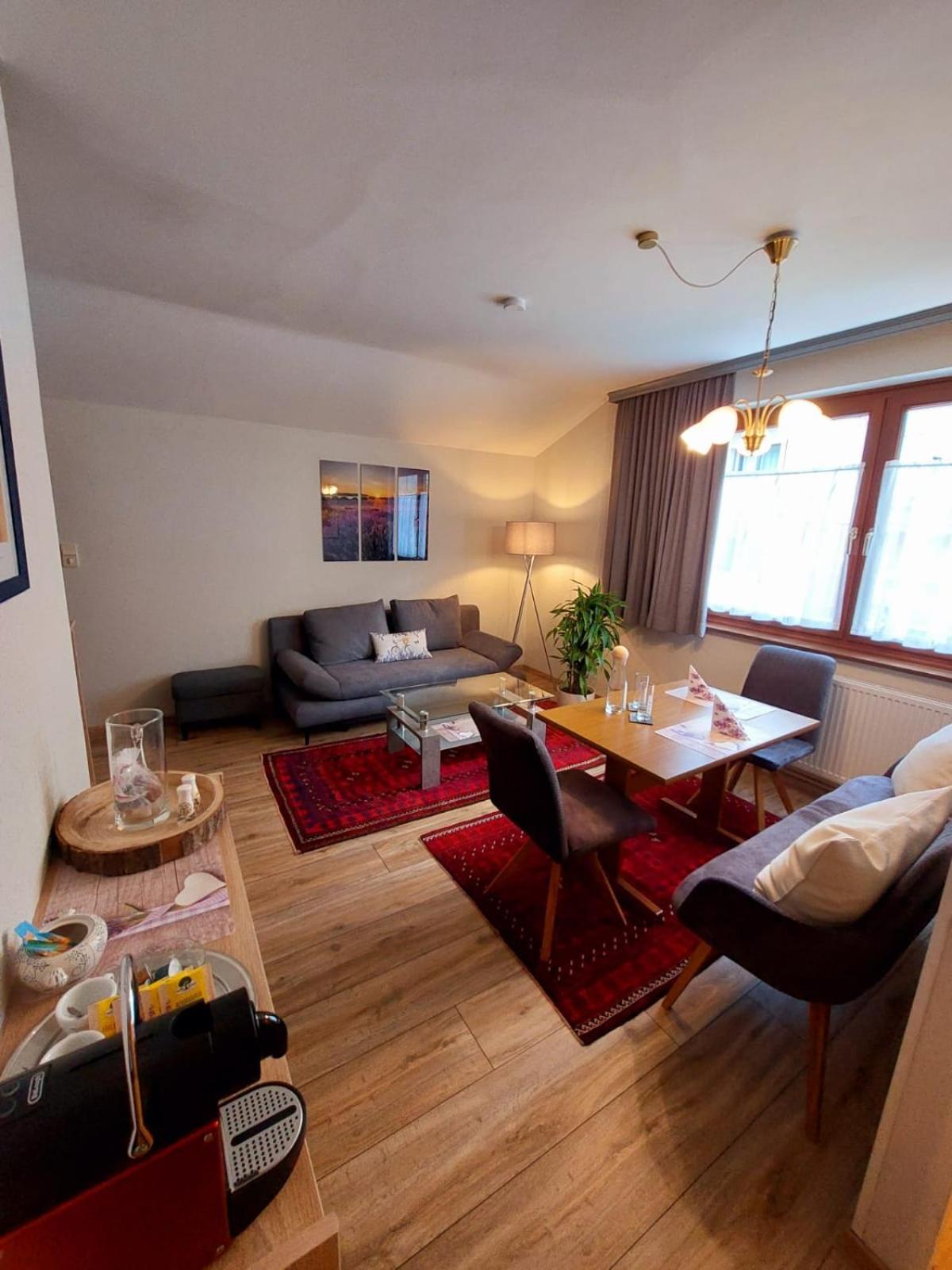 One-Bedroom Apartment with Balcony and Mountain View photo 2