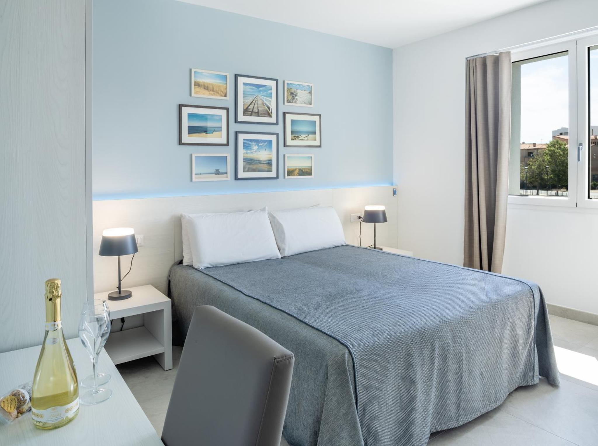 Double Room with Private Bathroom - Photo 9